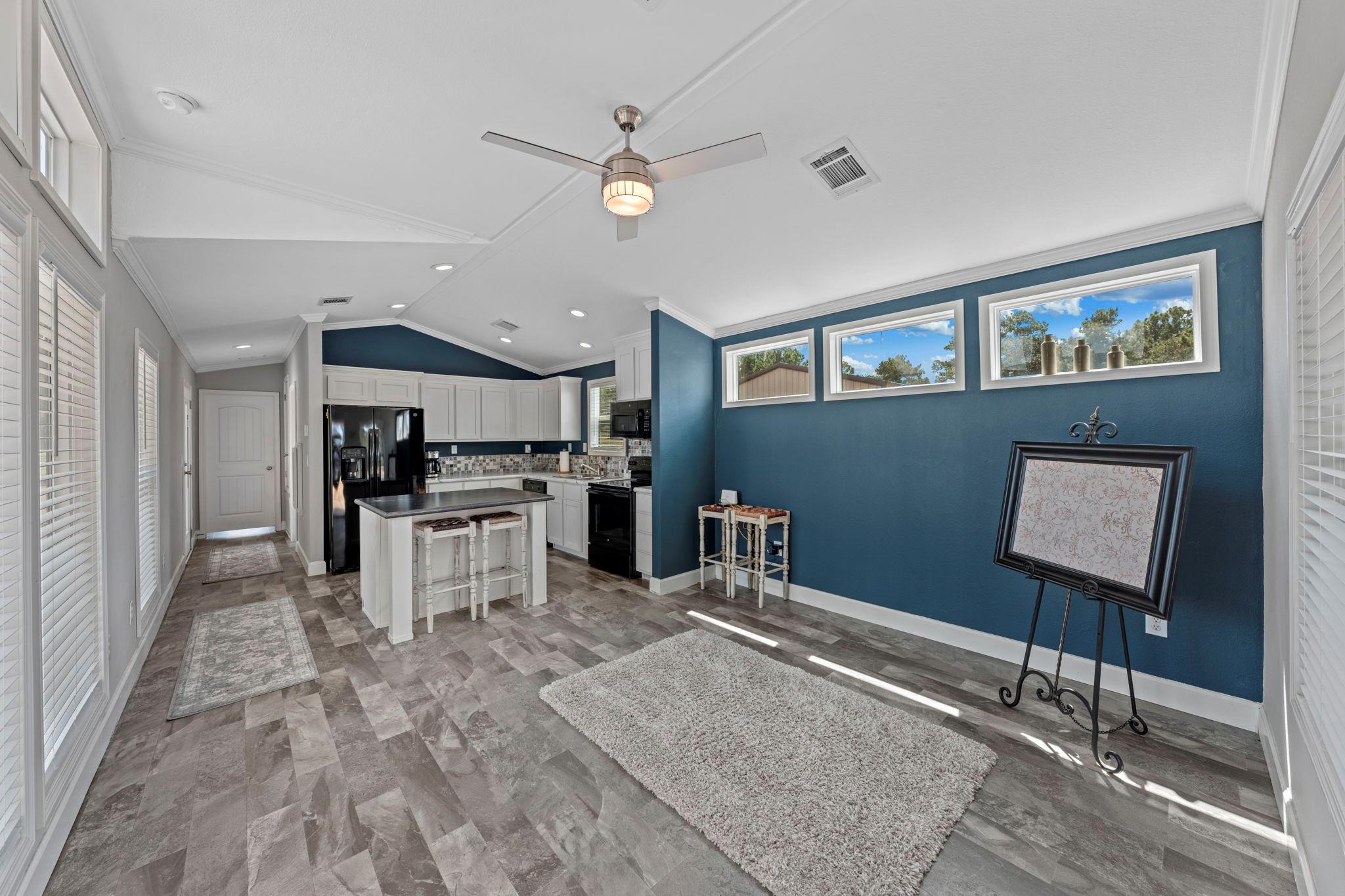 212 Meuth Cemetery Rd, Red Rock, TX 78662