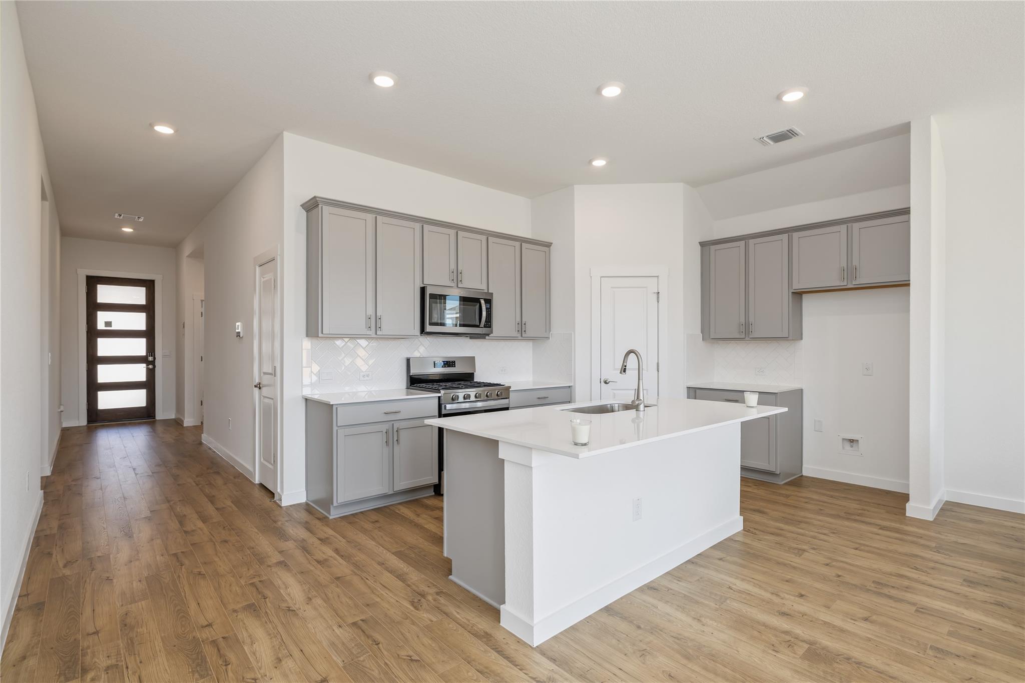 1828 LAZY ACRES St, Leander, TX 78641