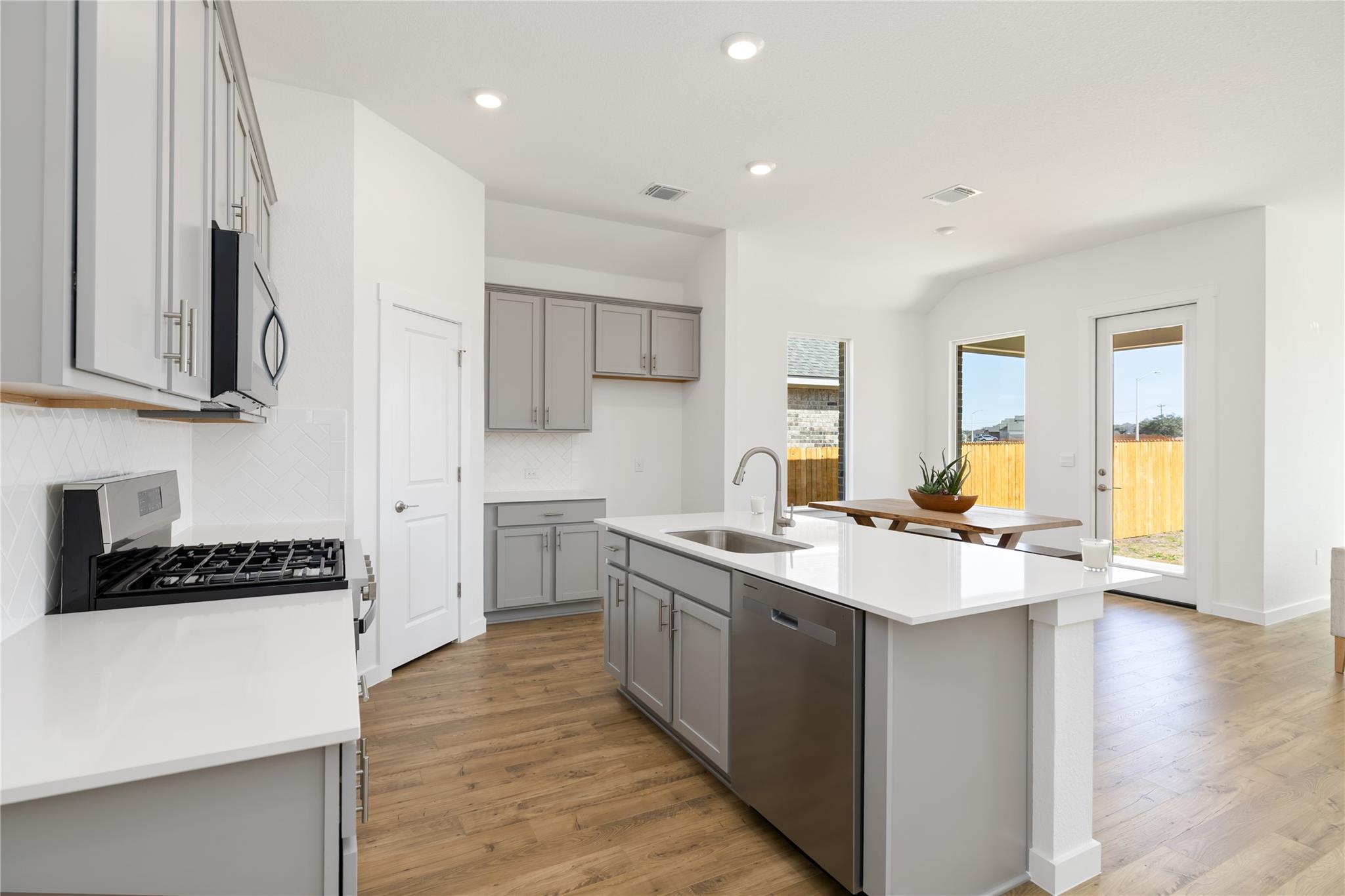 1828 LAZY ACRES St, Leander, TX 78641