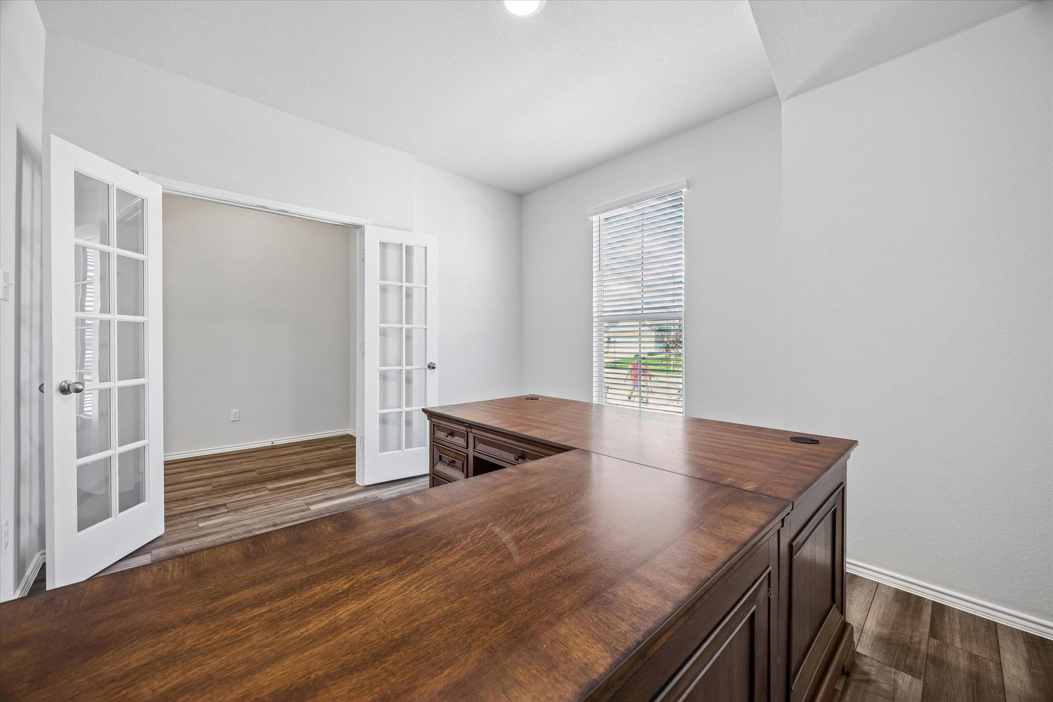 168 Onna St, Taylor, TX 76574