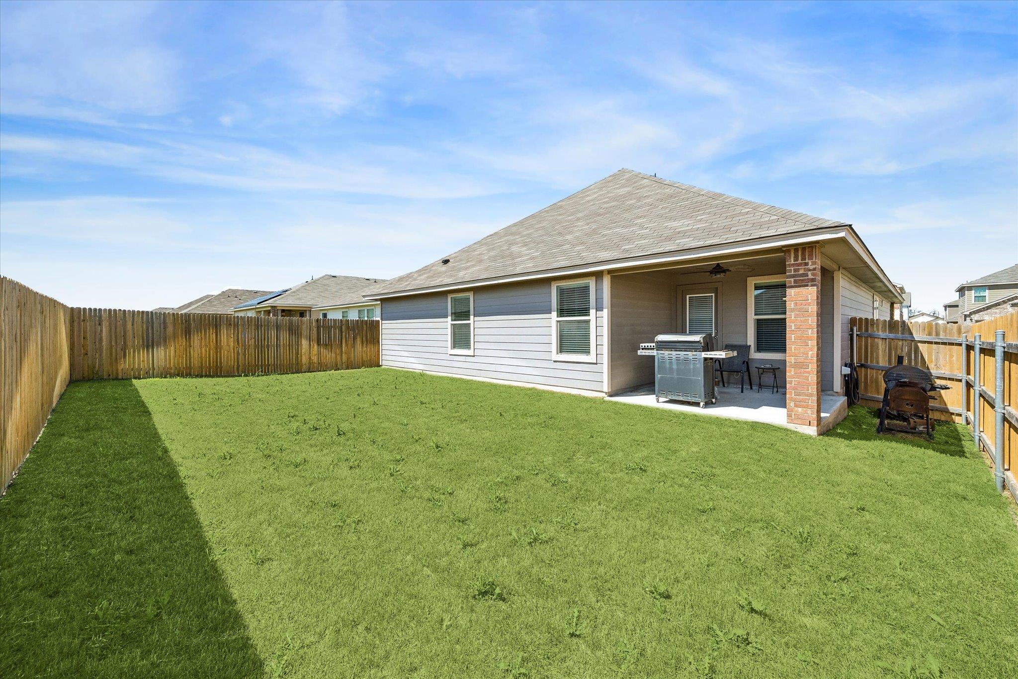 168 Onna St, Taylor, TX 76574