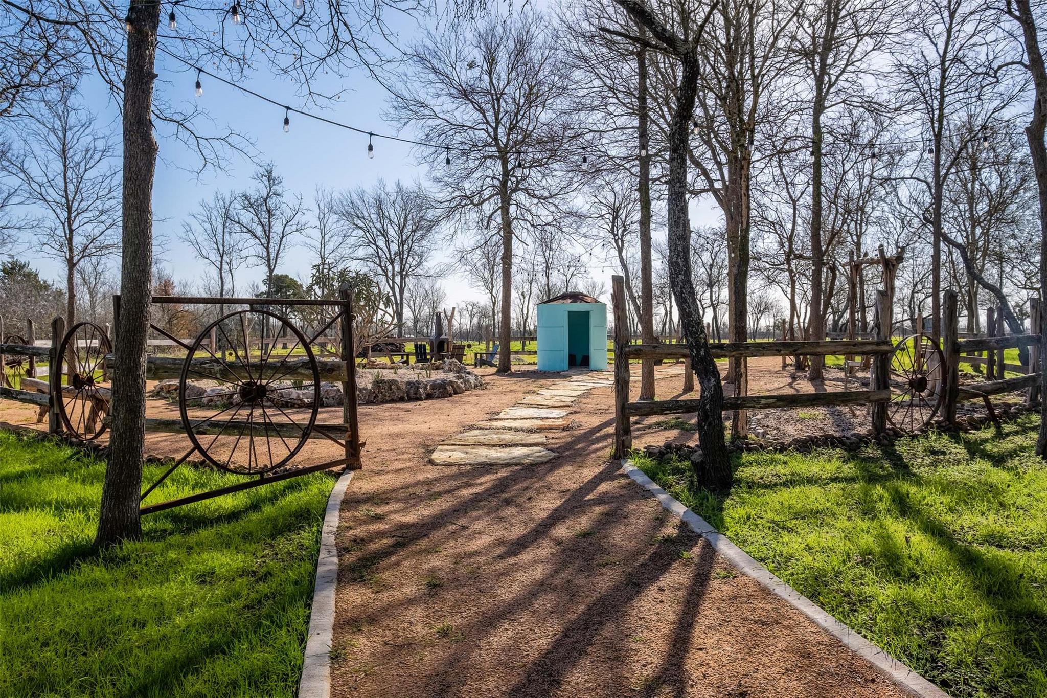 8604 Elroy Rd, Del Valle, TX 78617