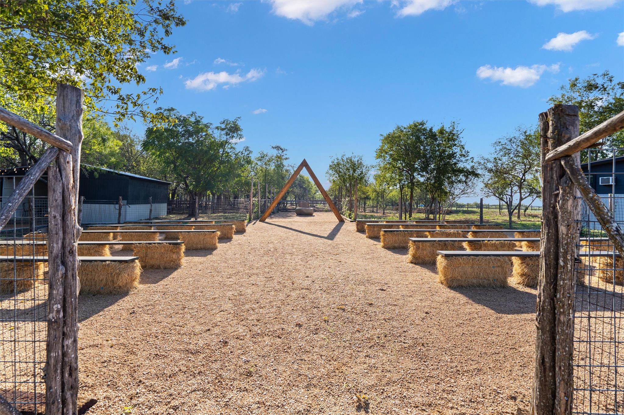 8604 Elroy Rd, Del Valle, TX 78617