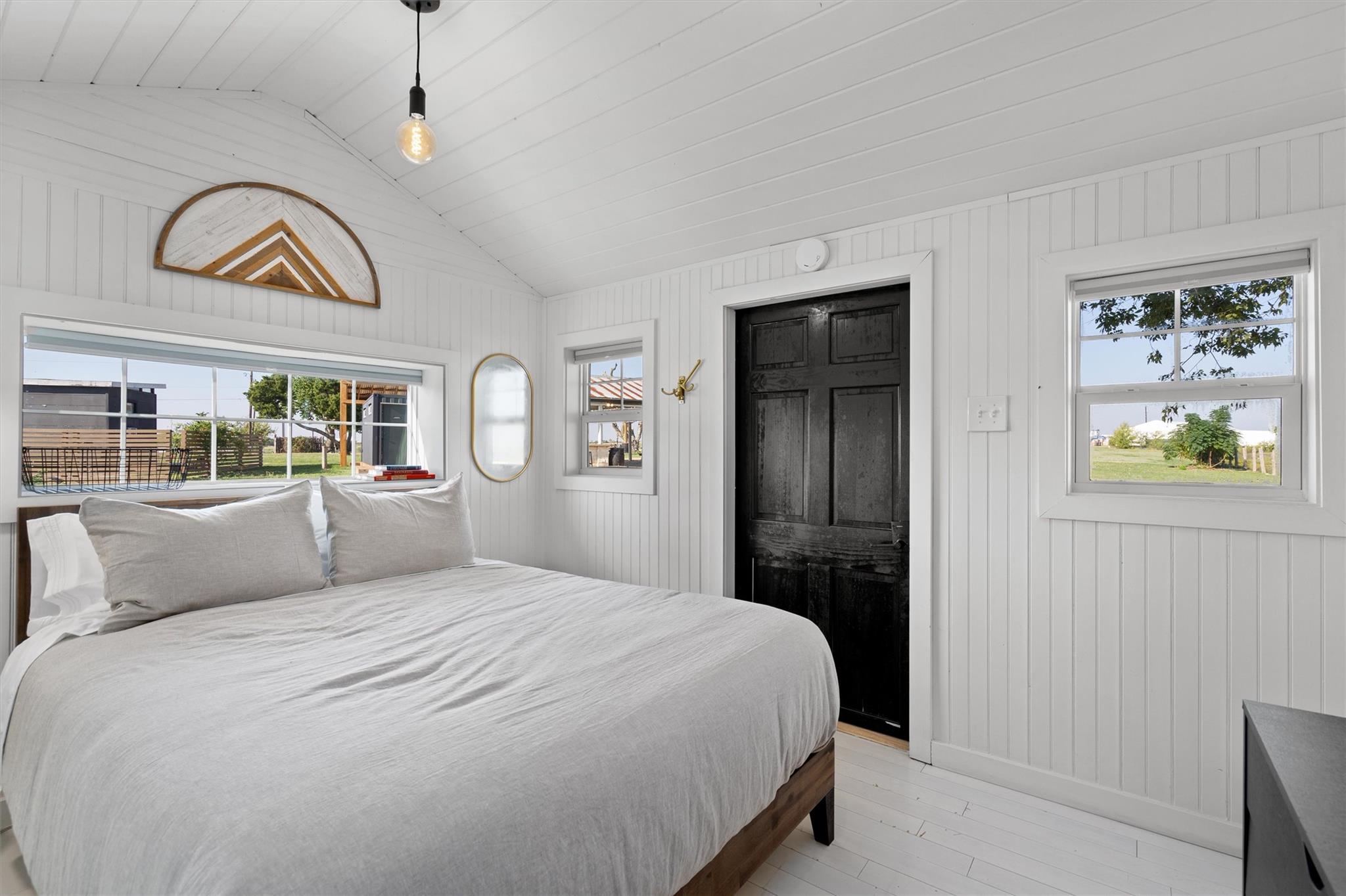 8604 Elroy Rd, Del Valle, TX 78617