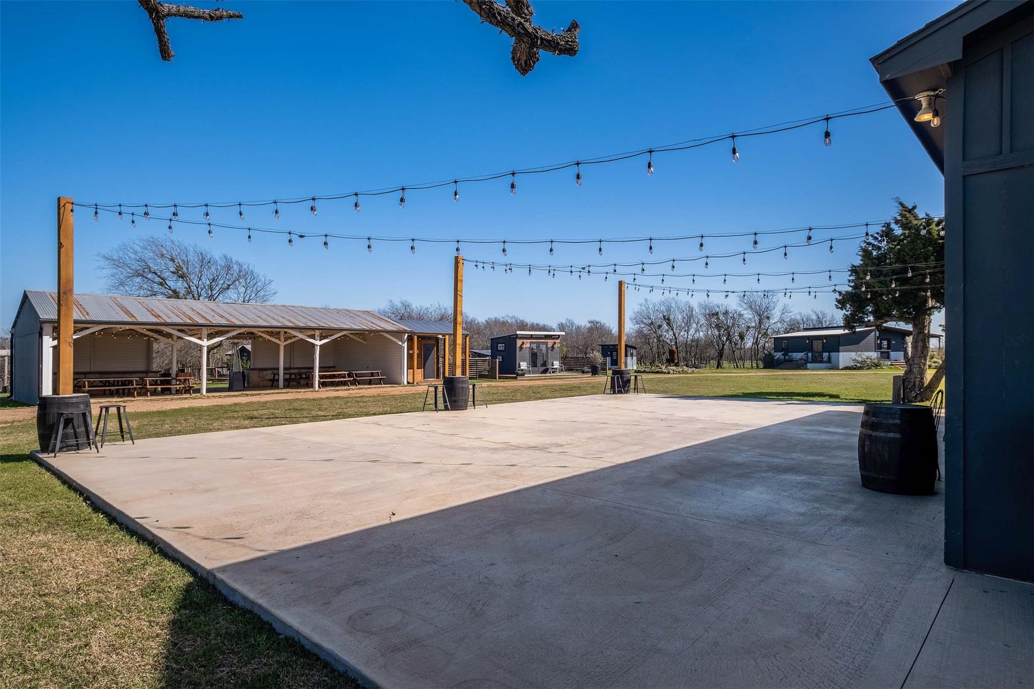 8604 Elroy Rd, Del Valle, TX 78617