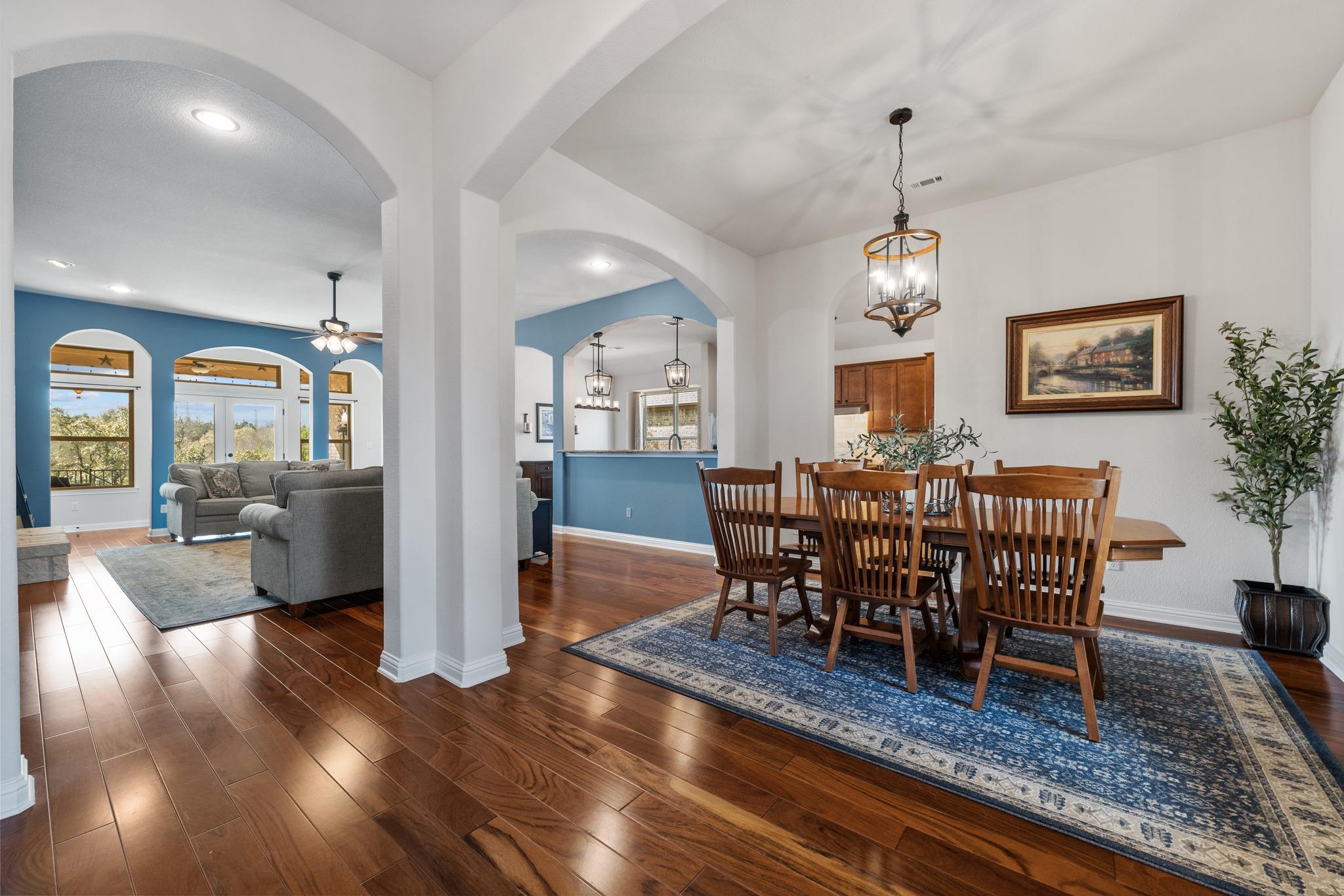 205 Bellagio Dr, Lakeway, TX 78734