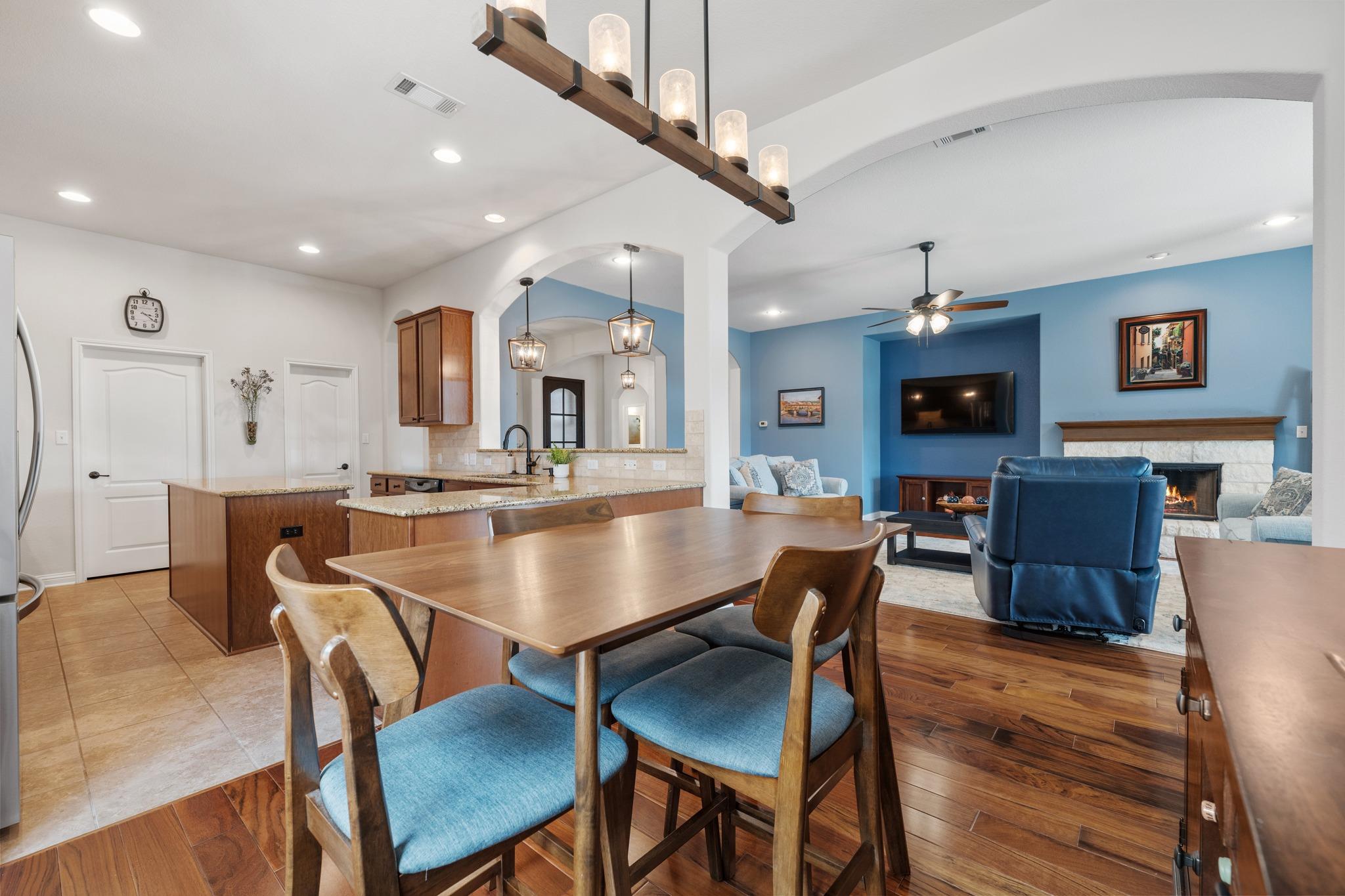 205 Bellagio Dr, Lakeway, TX 78734