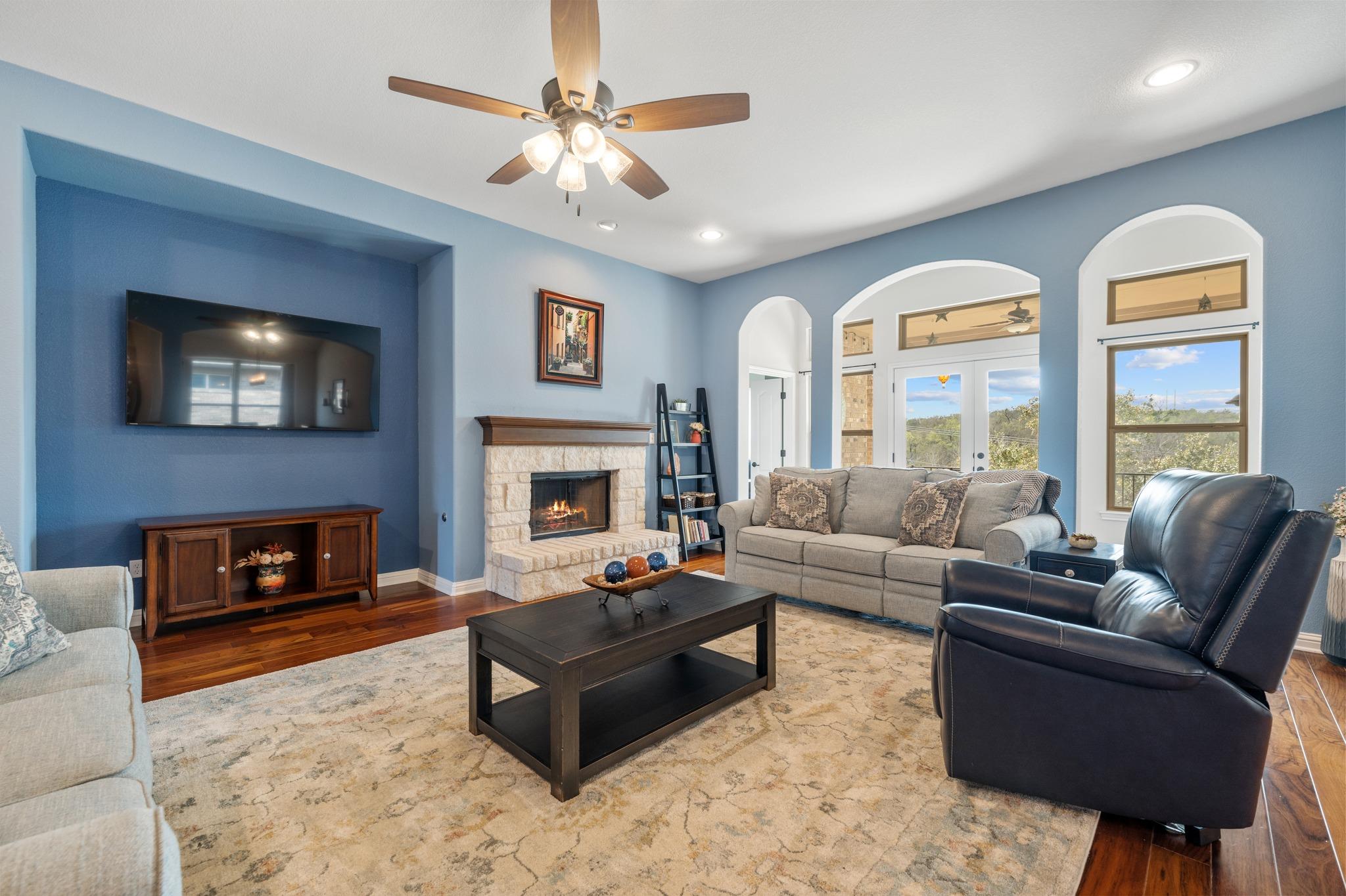 205 Bellagio Dr, Lakeway, TX 78734