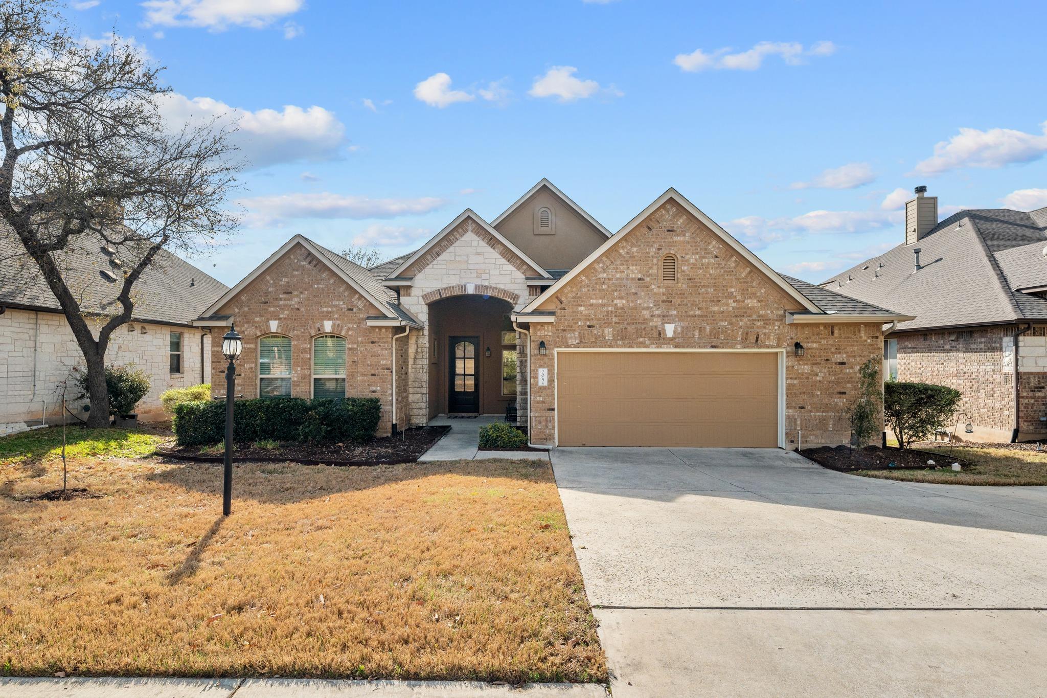 205 Bellagio Dr, Lakeway, TX 78734
