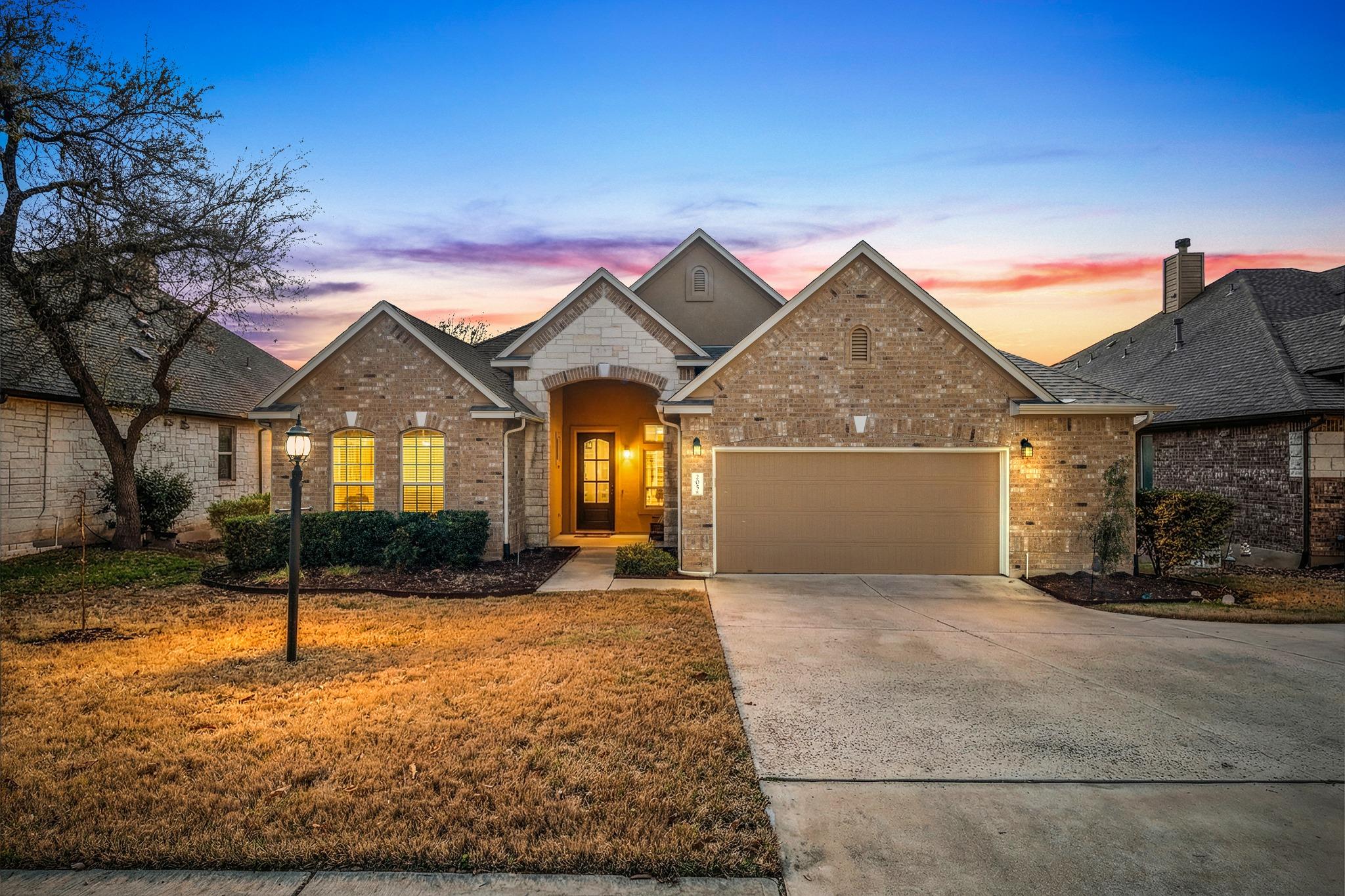 205 Bellagio Dr, Lakeway, TX 78734
