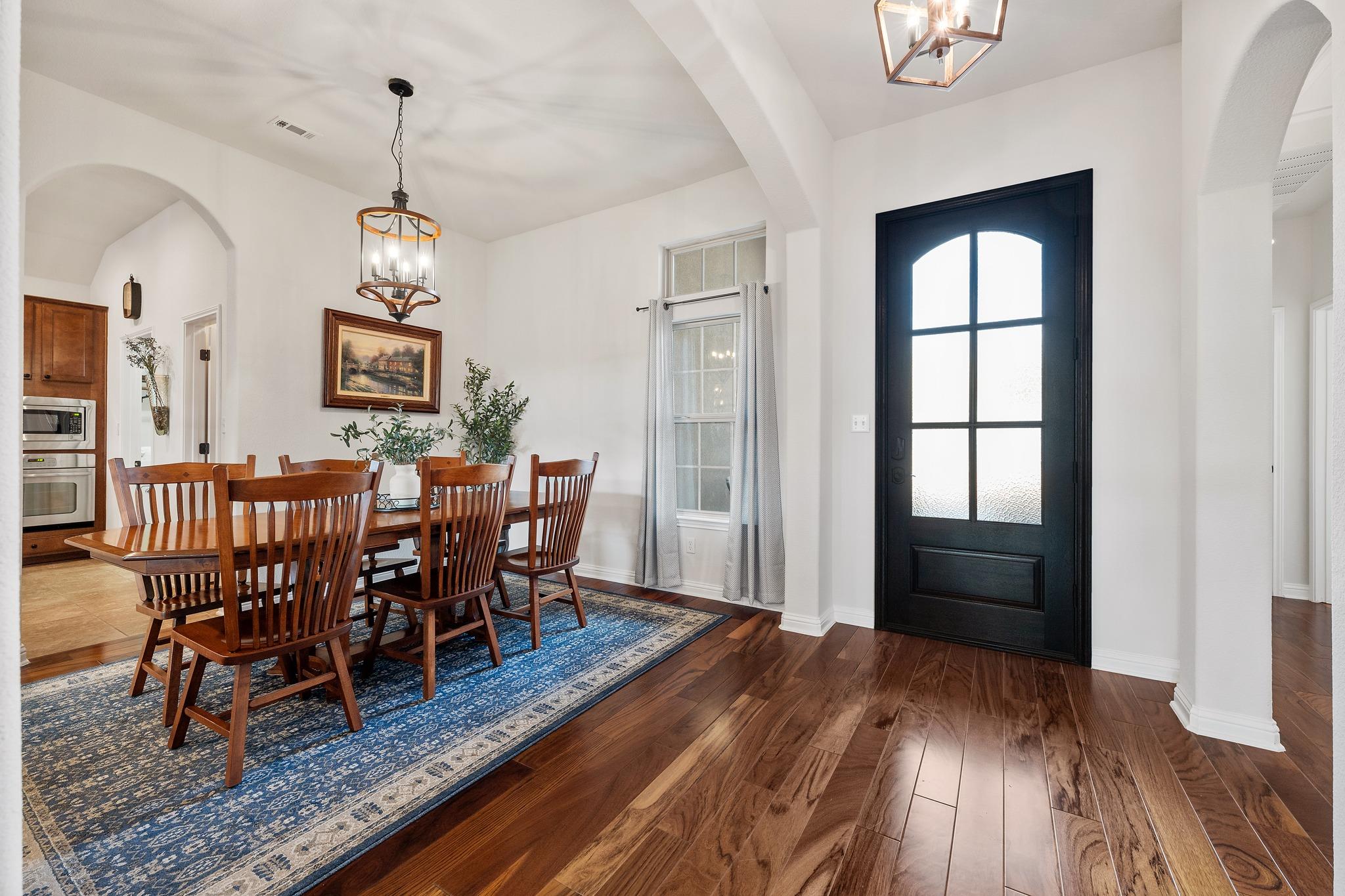 205 Bellagio Dr, Lakeway, TX 78734