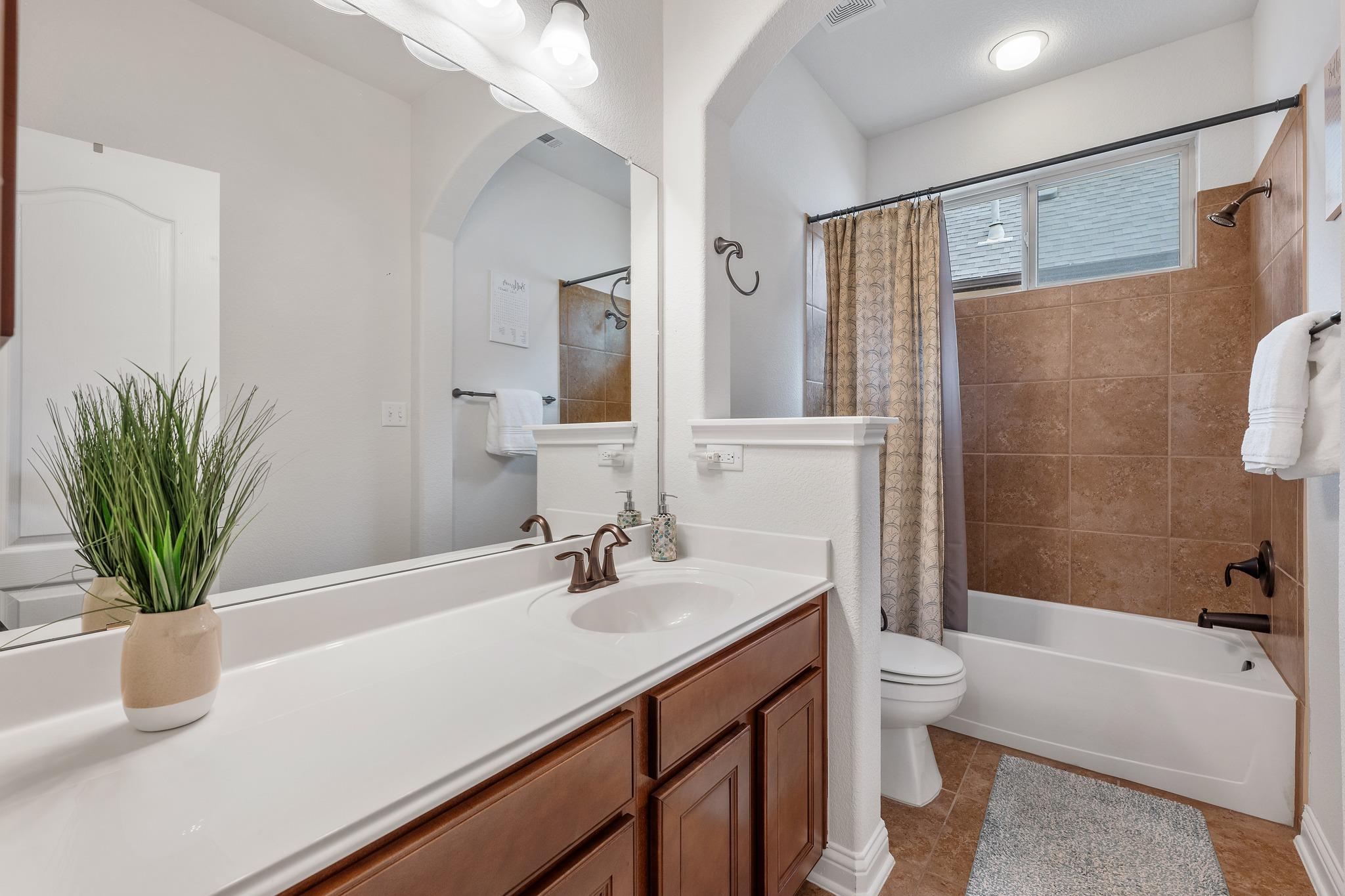 205 Bellagio Dr, Lakeway, TX 78734