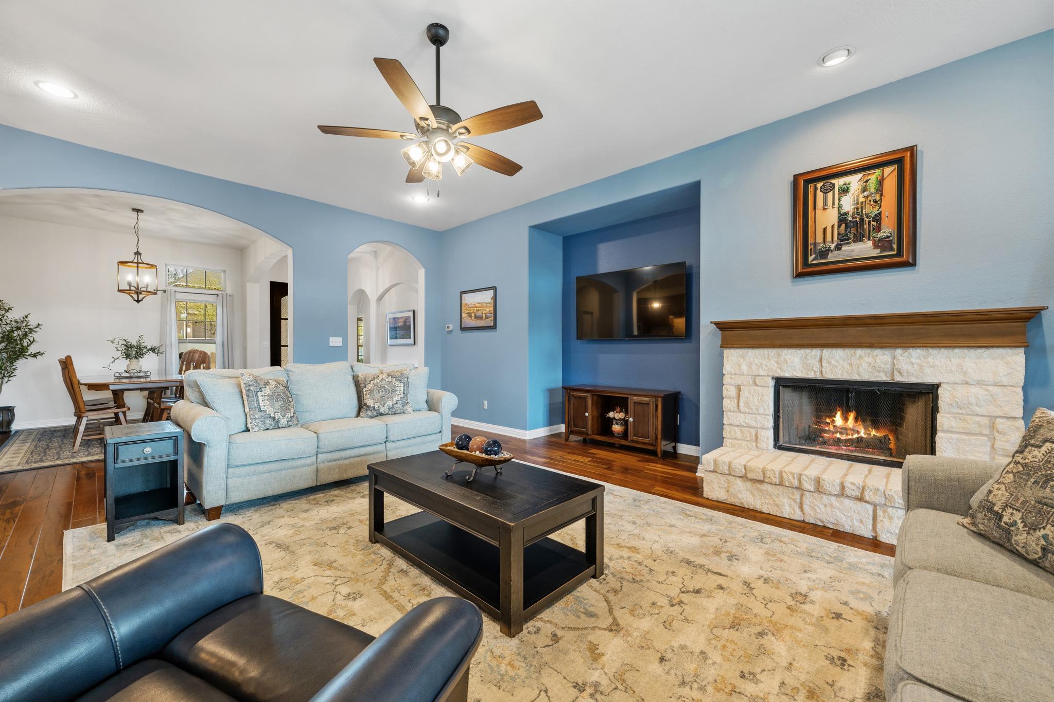 205 Bellagio Dr, Lakeway, TX 78734