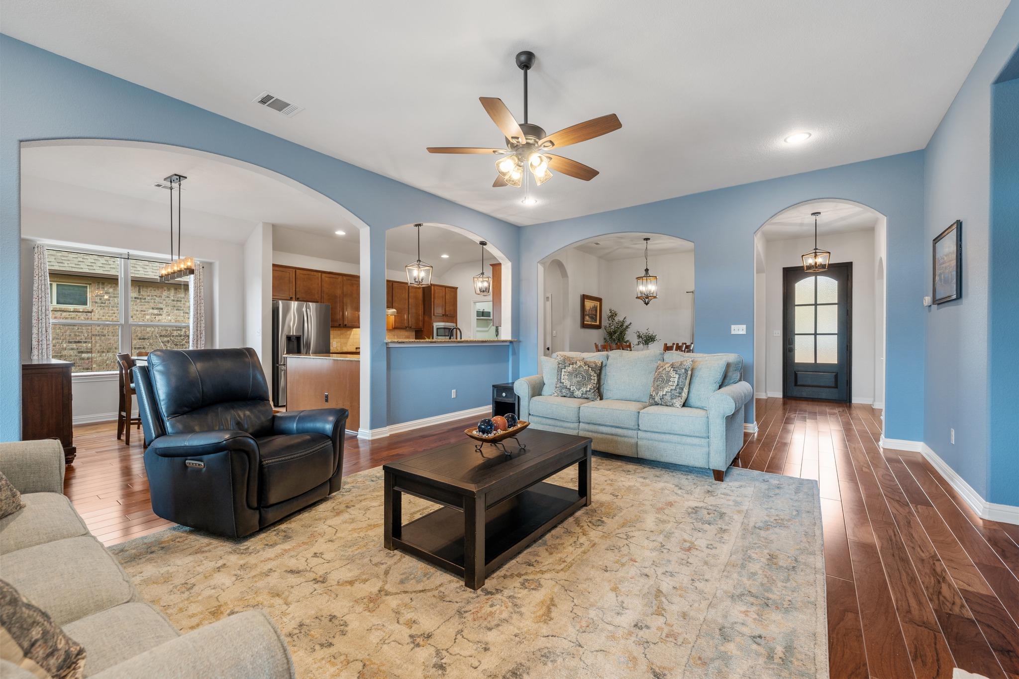 205 Bellagio Dr, Lakeway, TX 78734