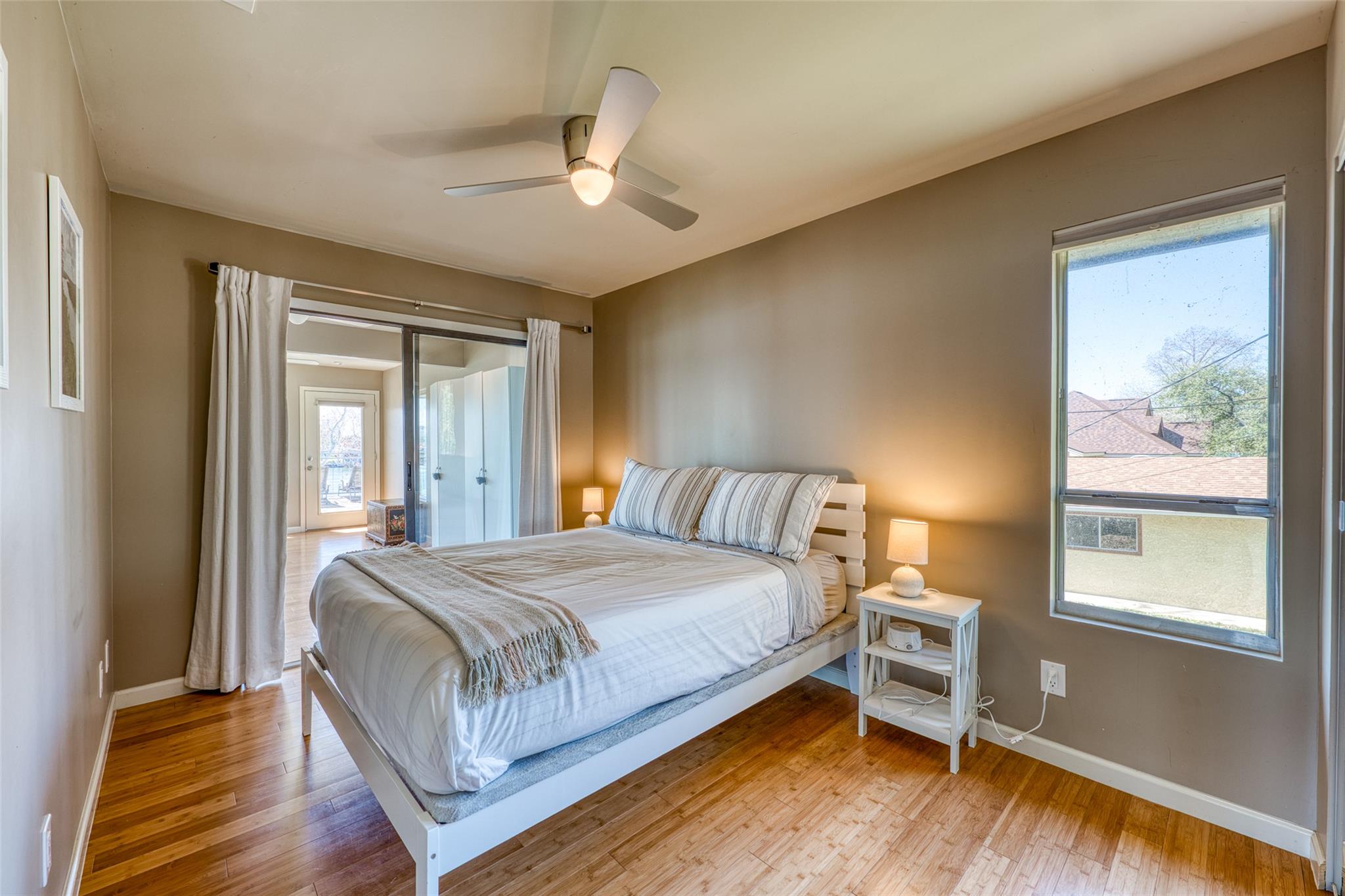 600 Deep Cove Dr, Granite Shoals, TX 78654