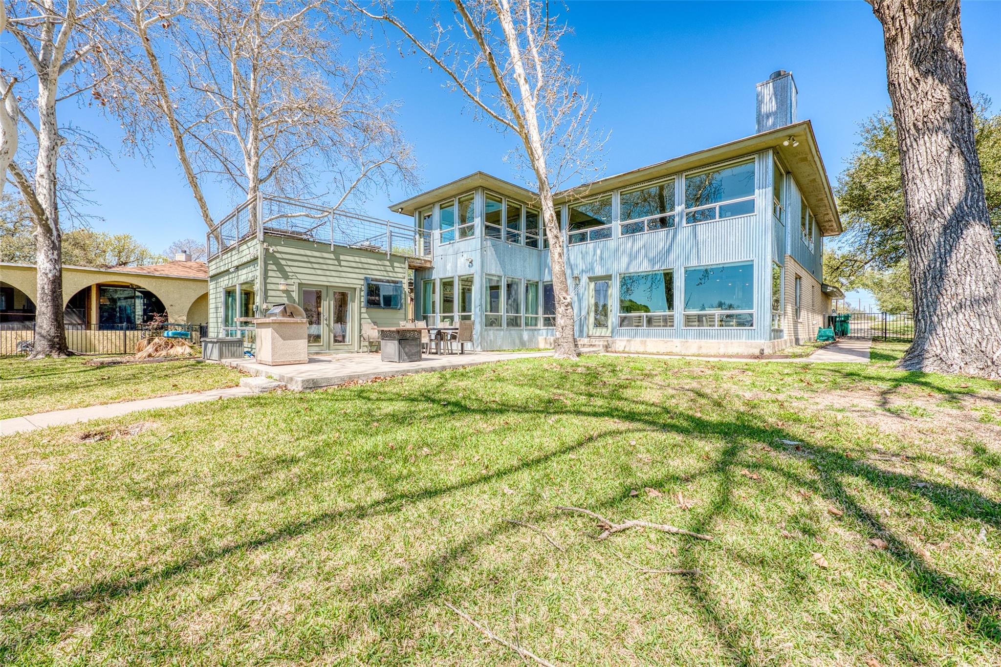 600 Deep Cove Dr, Granite Shoals, TX 78654