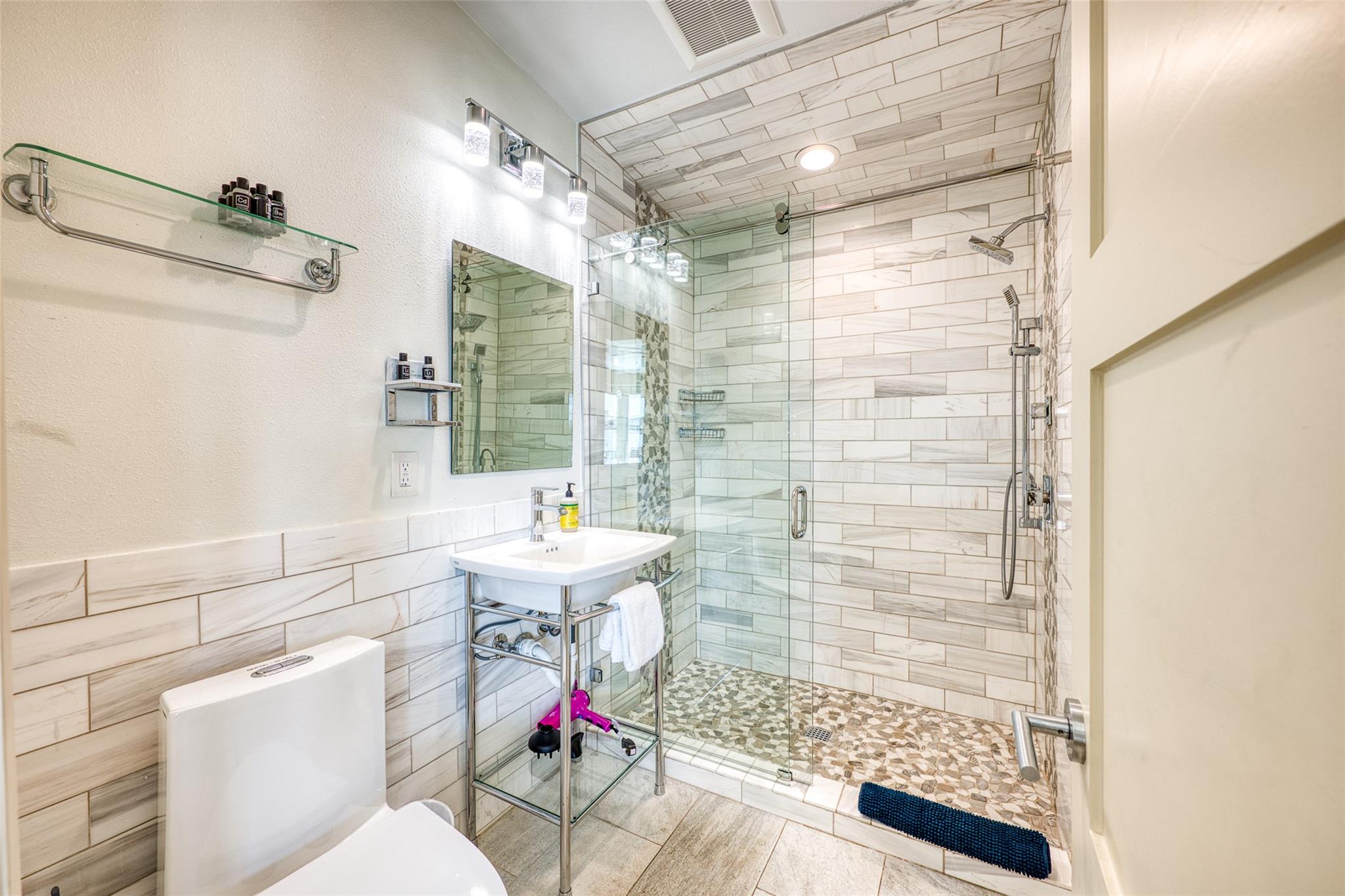 600 Deep Cove Dr, Granite Shoals, TX 78654