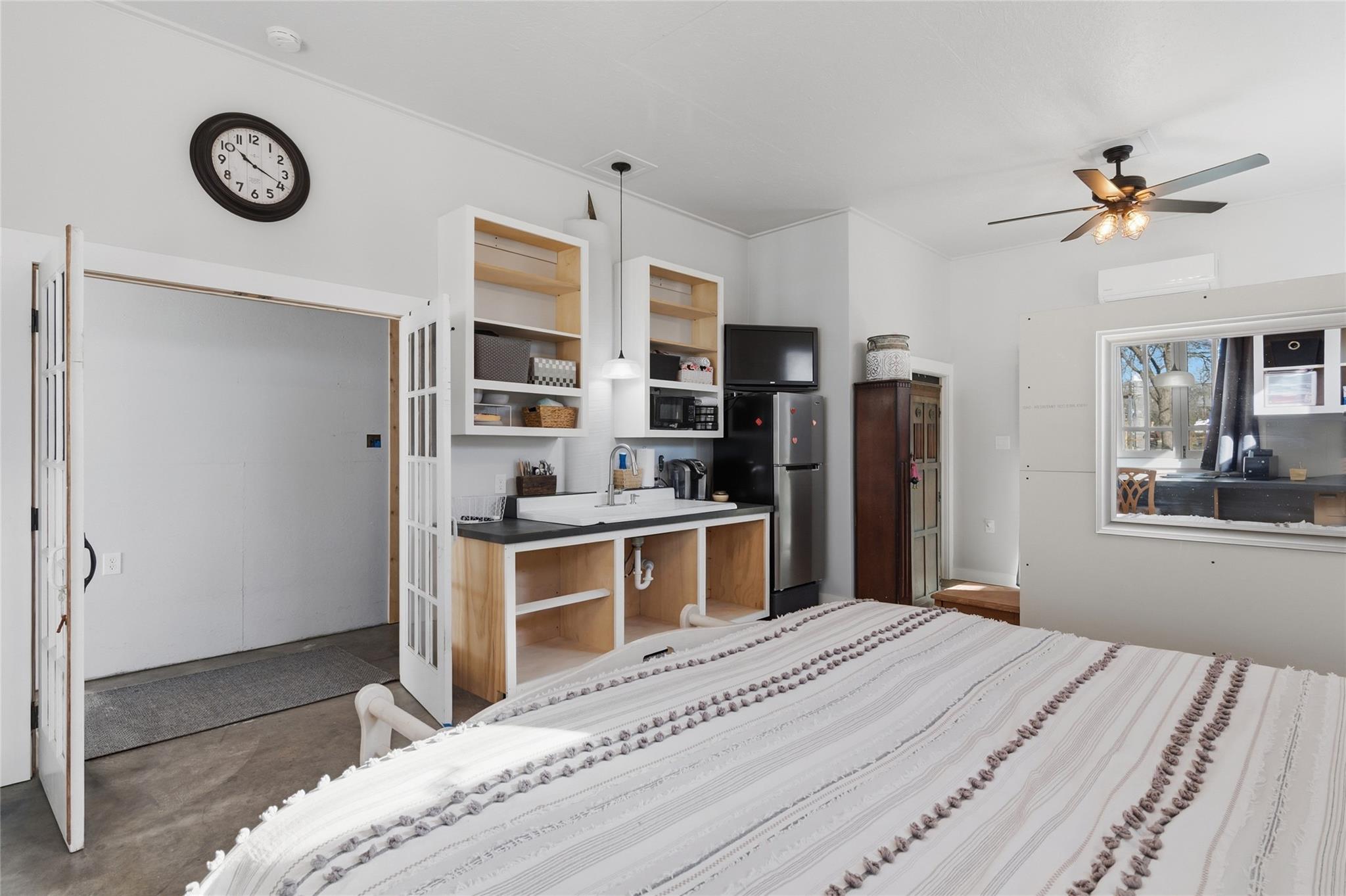 121 Lakeside Dr, Seguin, TX 78155