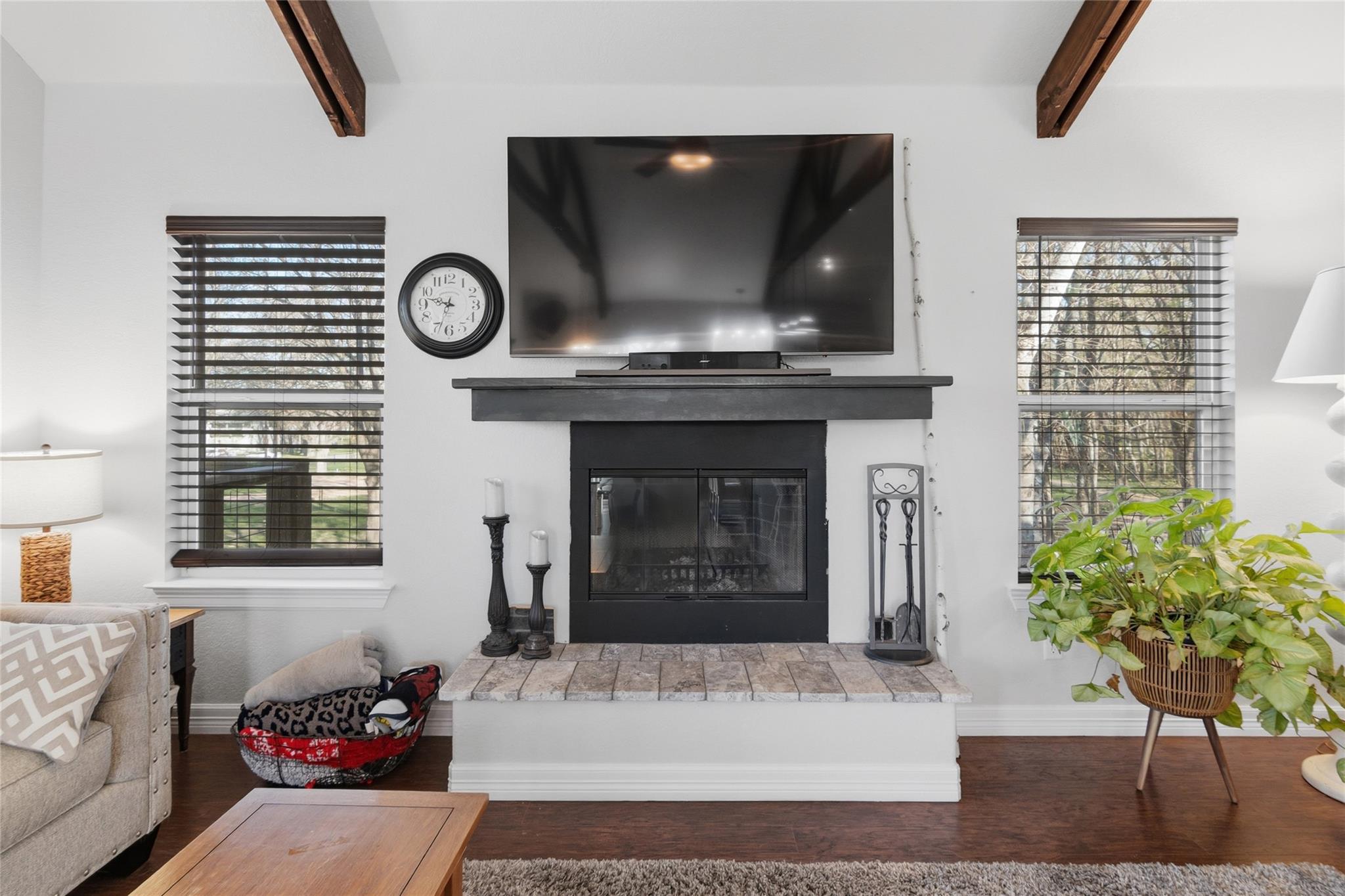 121 Lakeside Dr, Seguin, TX 78155