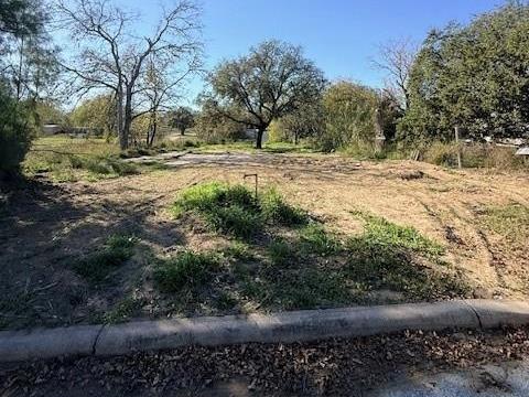 909 Ohio St, Pleasanton, TX 78064