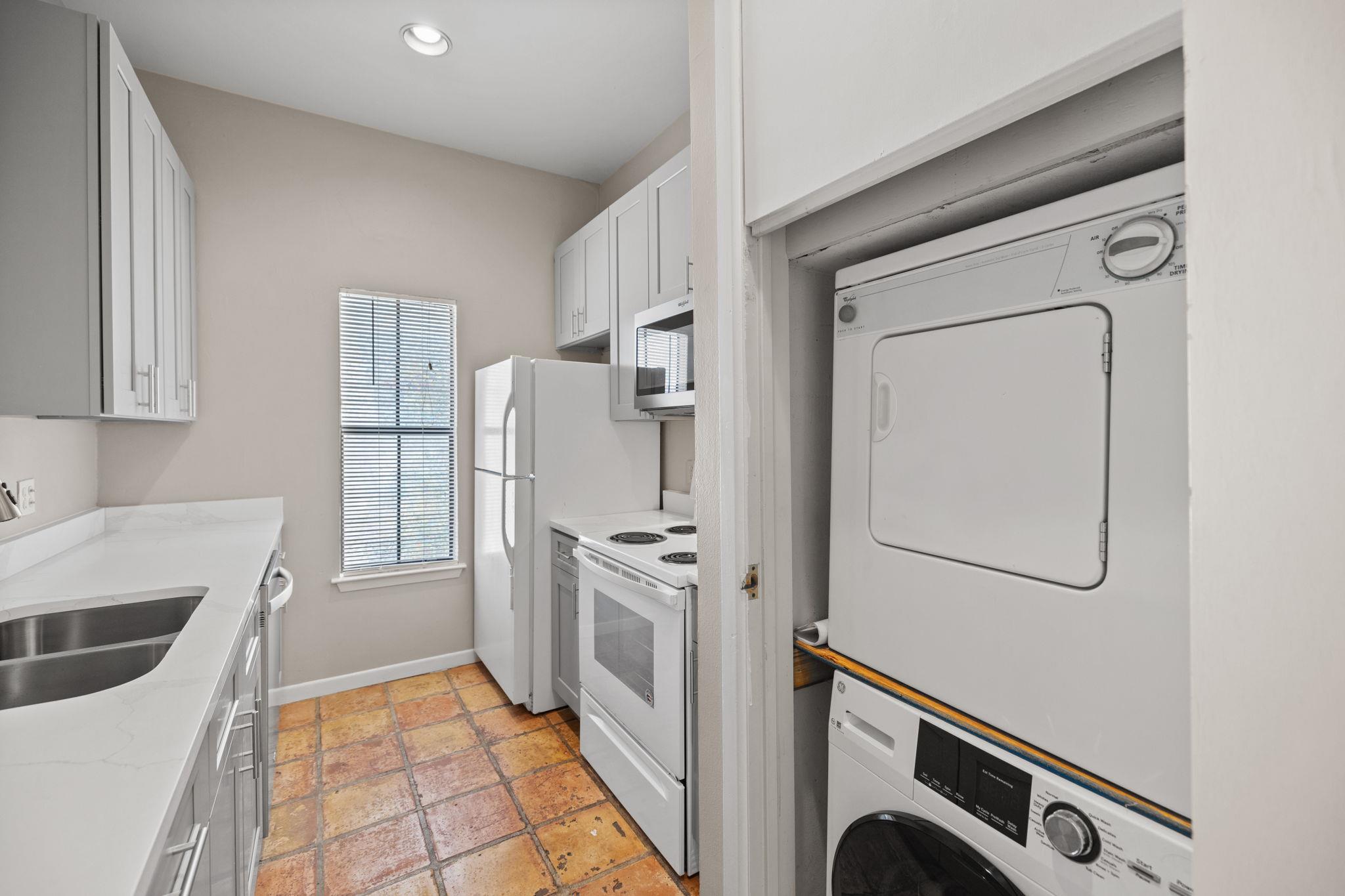 712 GRAHAM Pl # 302, Austin, TX 78705