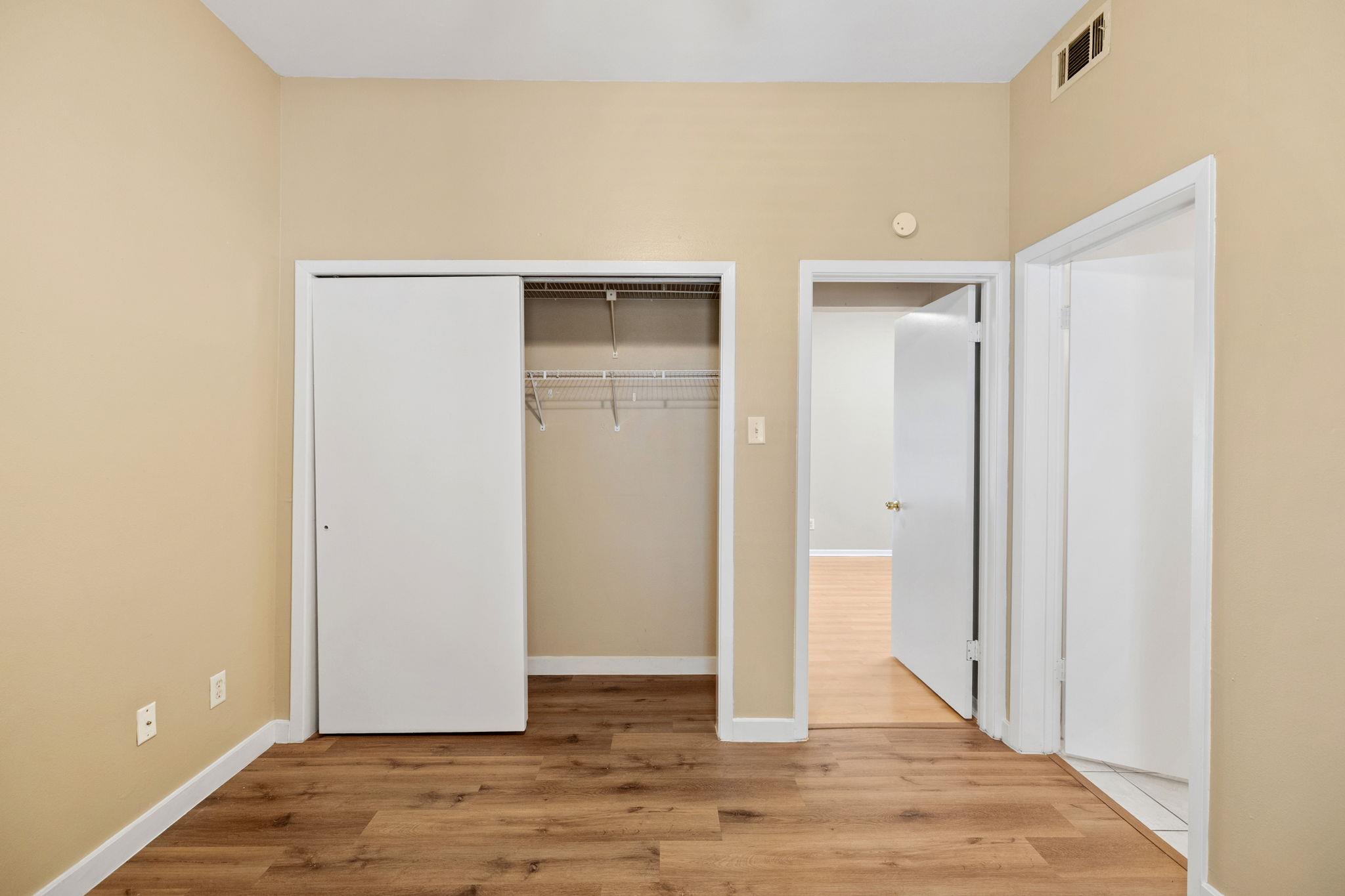 712 GRAHAM Pl # 302, Austin, TX 78705