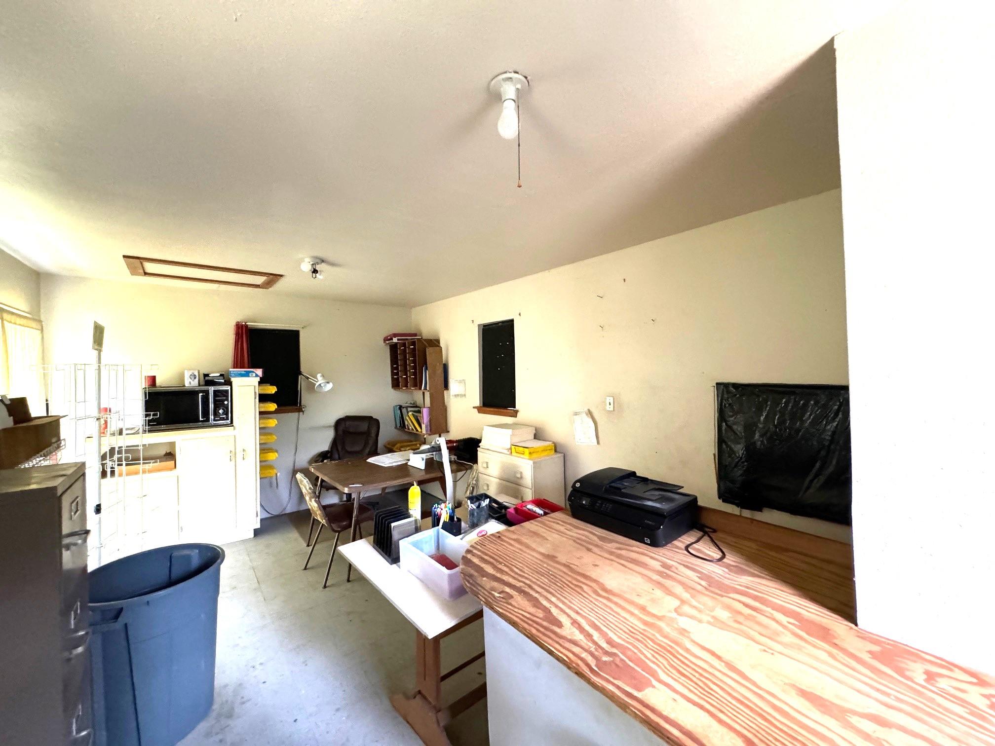 1620 N Pecos St N, Lockhart, TX 78644