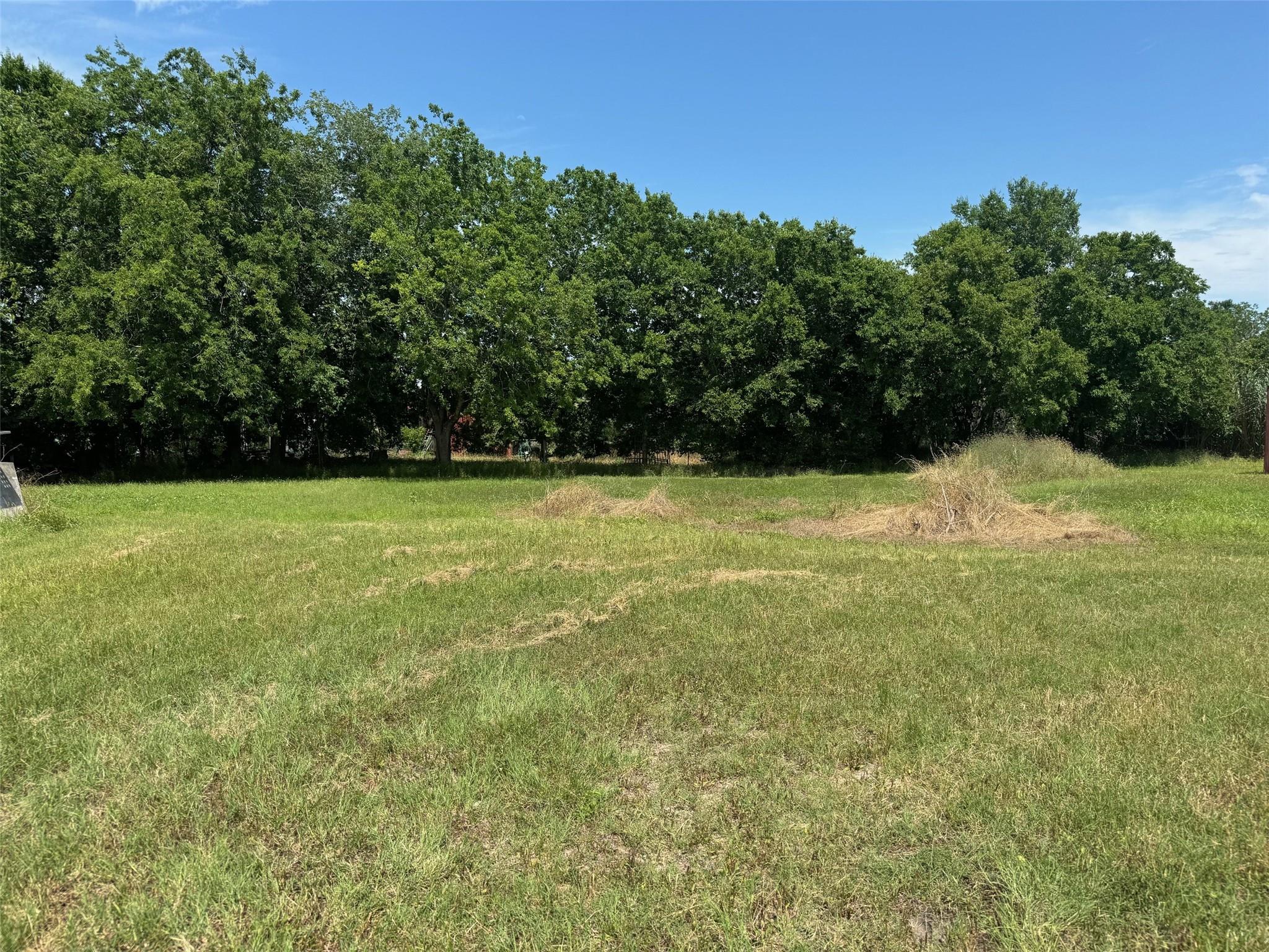 1620 N Pecos St N, Lockhart, TX 78644