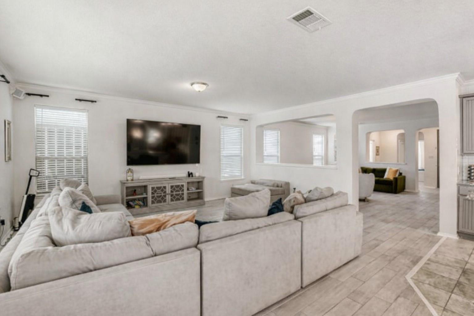 159 Kennicott Dr, Kyle, TX 78640