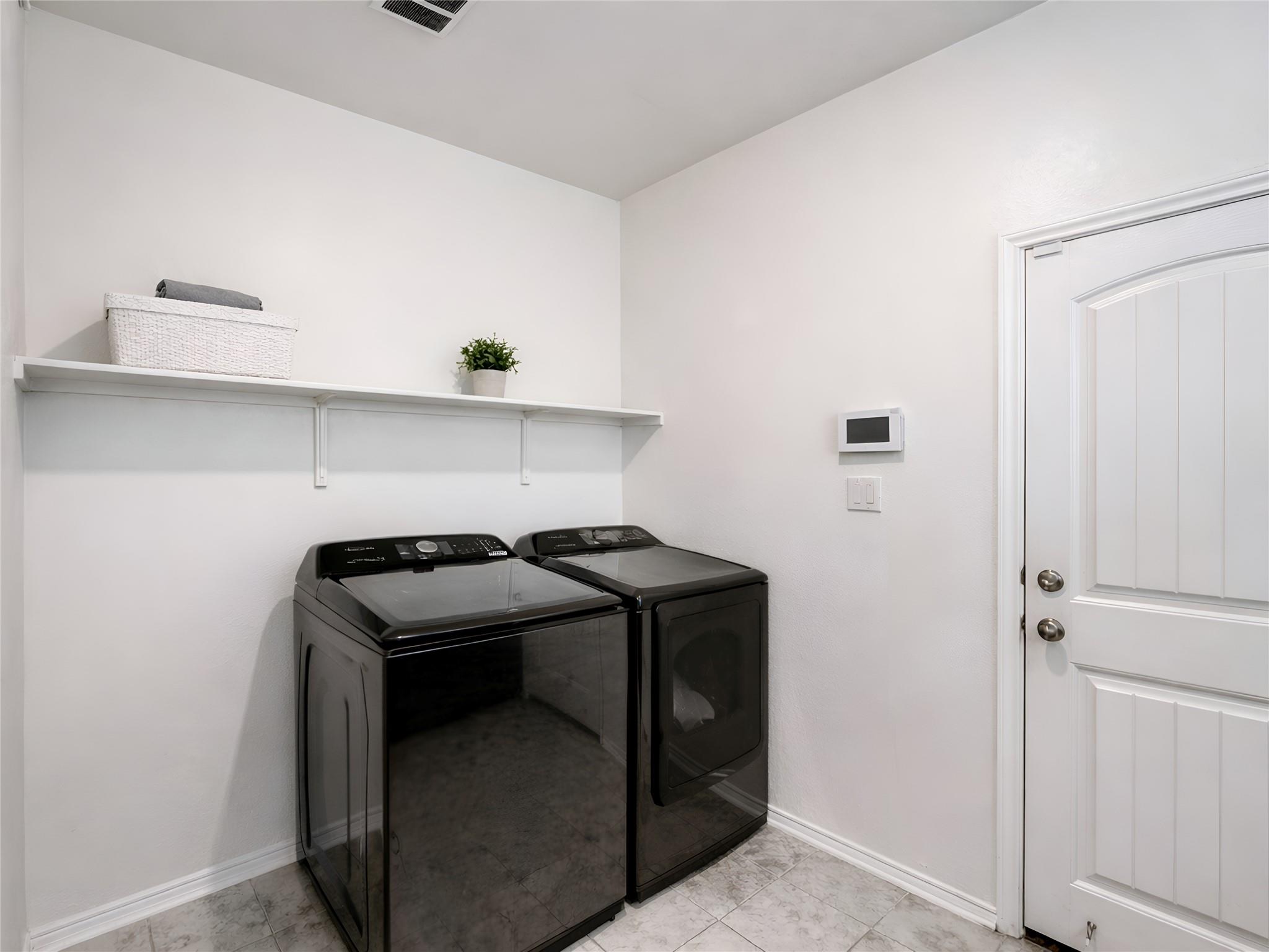 159 Kennicott Dr, Kyle, TX 78640