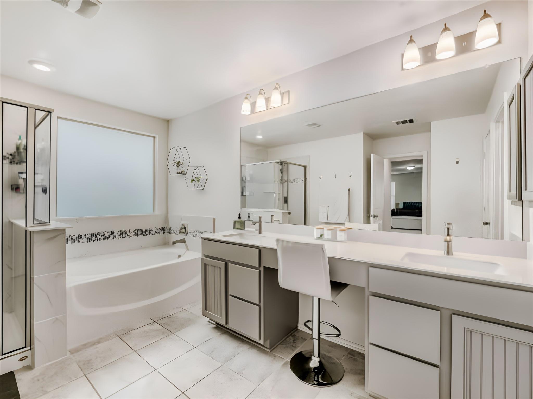 159 Kennicott Dr, Kyle, TX 78640