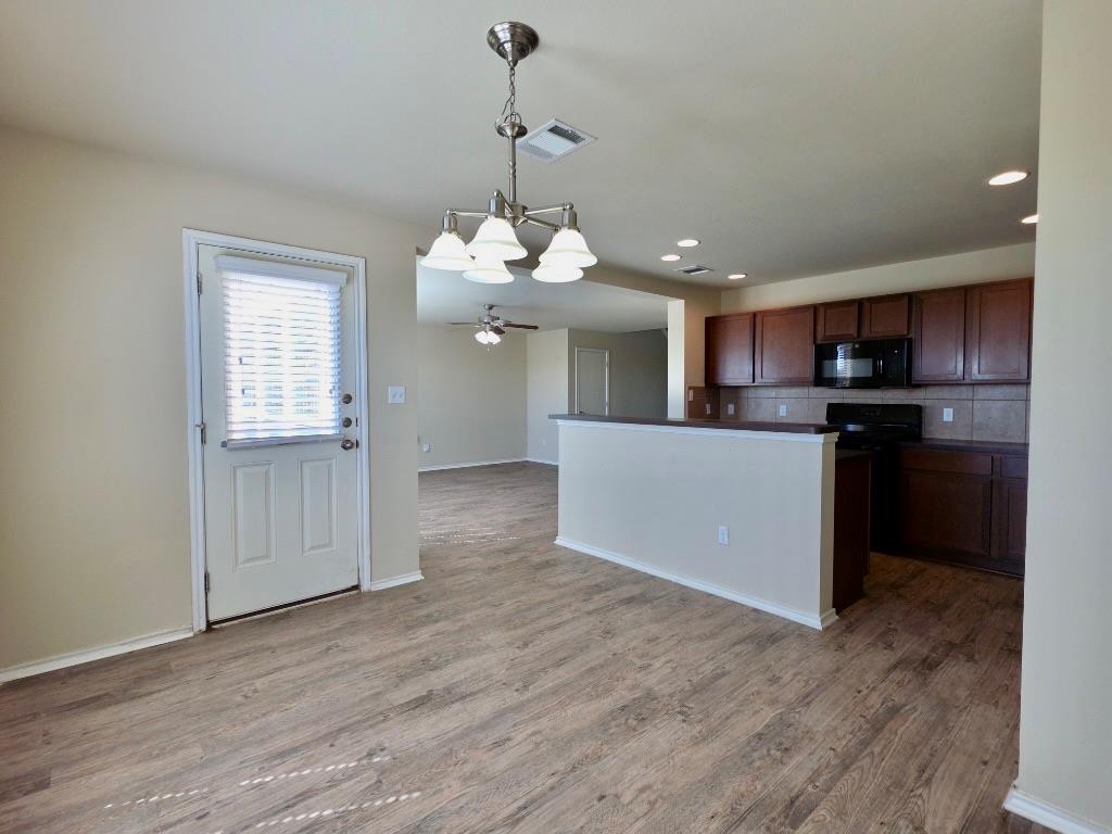 809 Yabers Ct, Austin, TX 78725