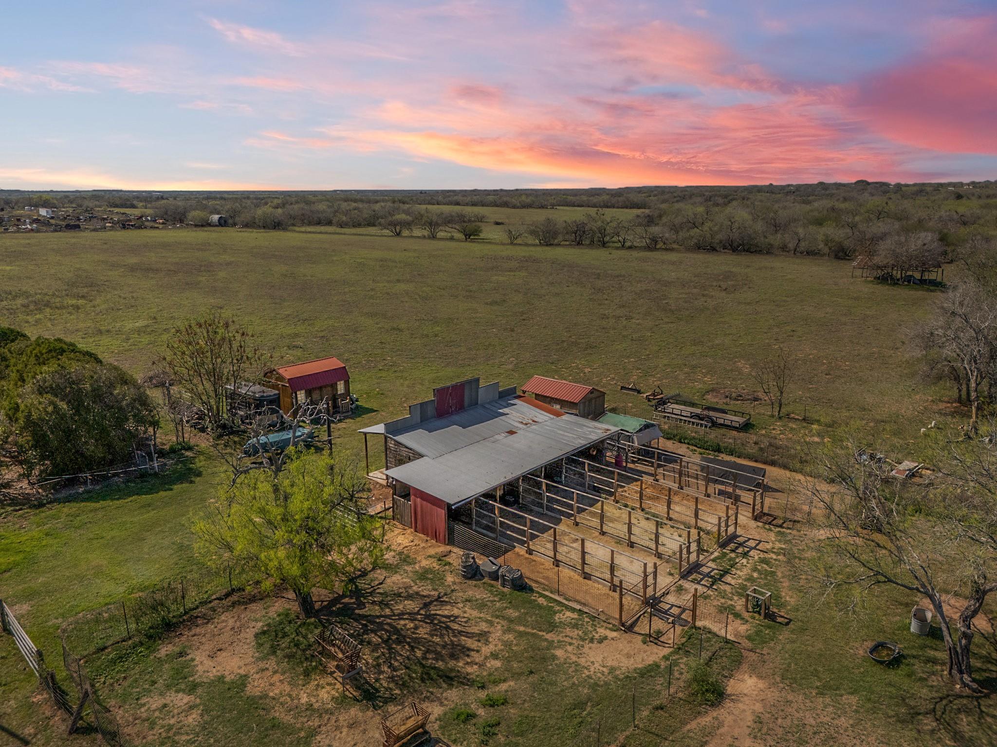 11739 County Road 401, Stockdale, TX 78160