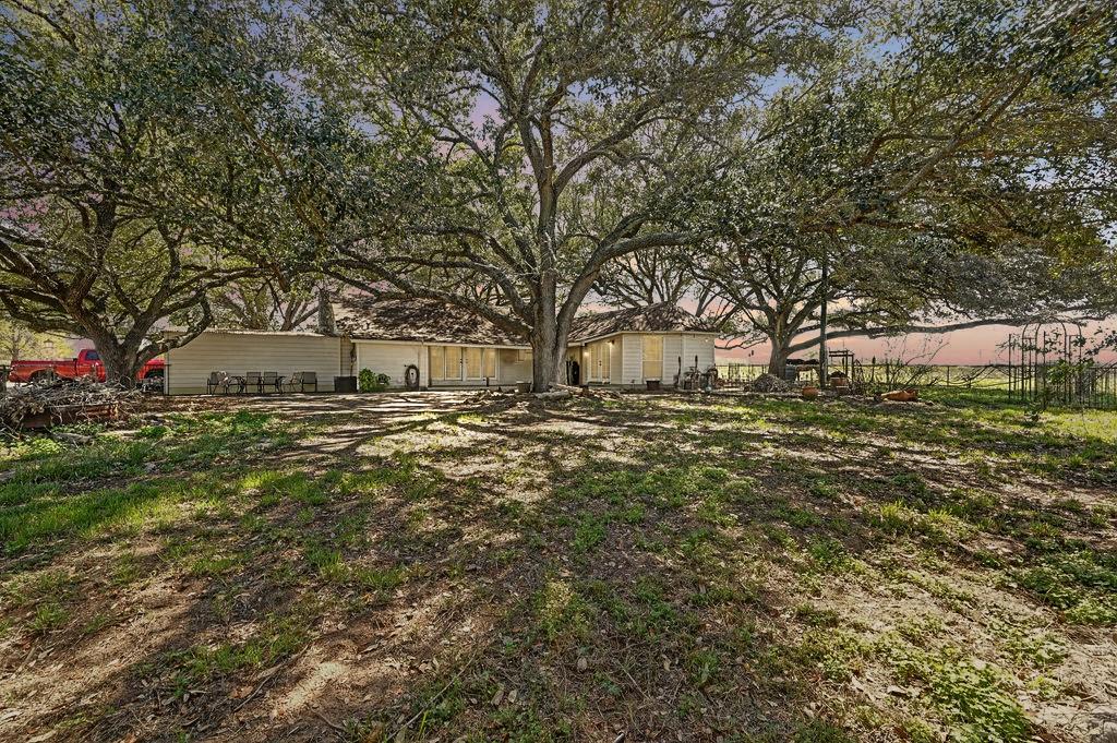 11739 County Road 401, Stockdale, TX 78160