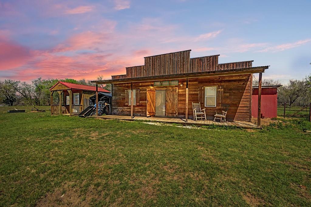 11739 County Road 401, Stockdale, TX 78160