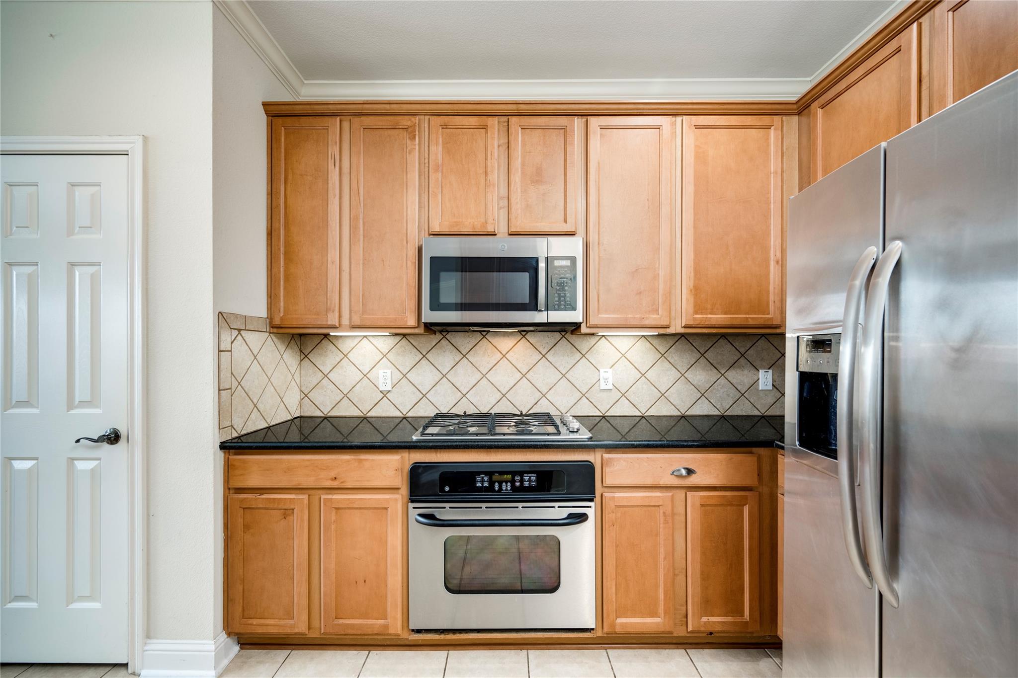 1817 Village Oak Ct, Austin, TX 78704