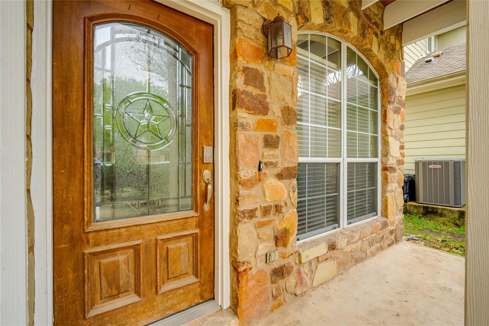 1817 Village Oak Ct, Austin, TX 78704