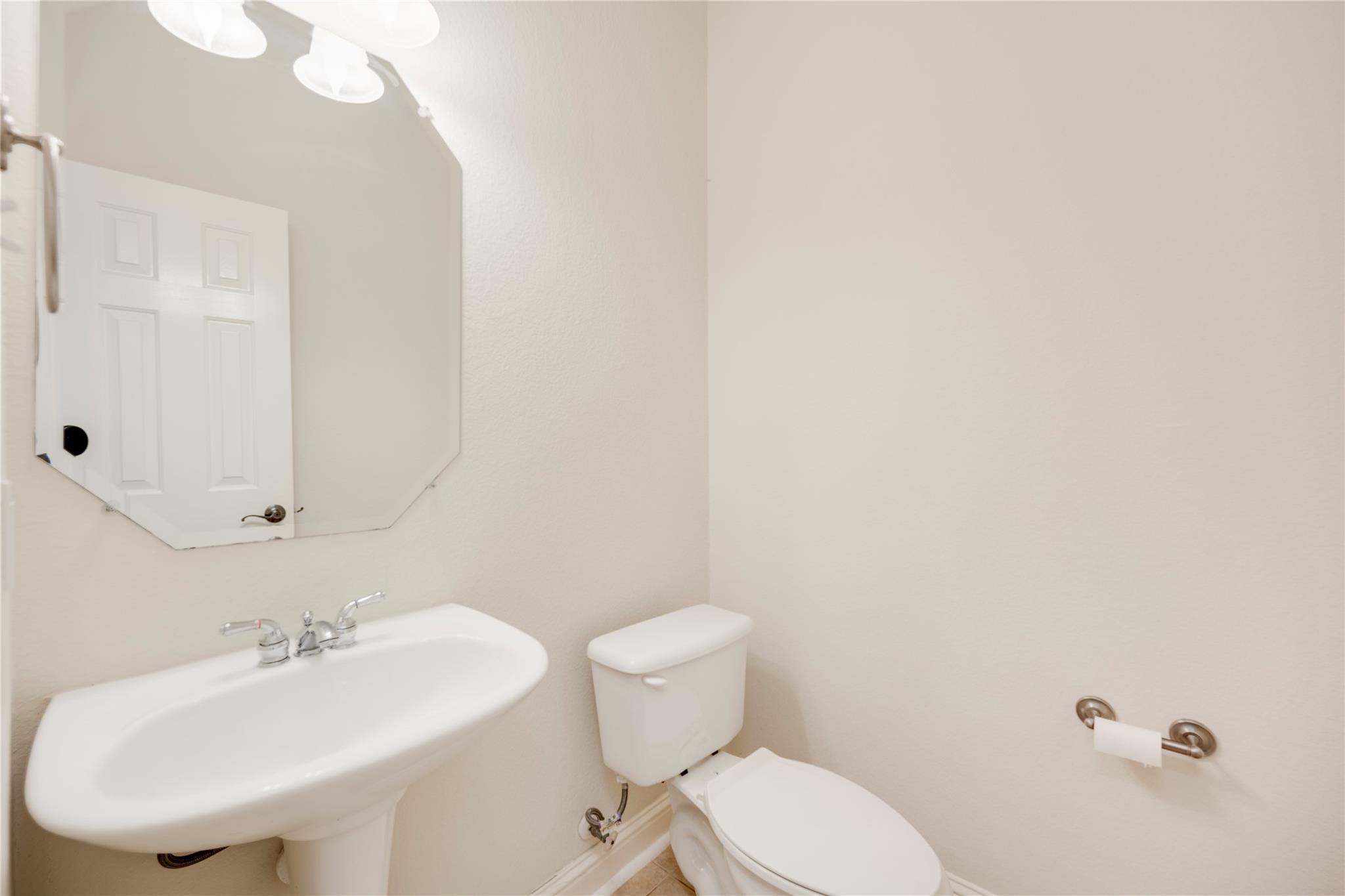 1817 Village Oak Ct, Austin, TX 78704