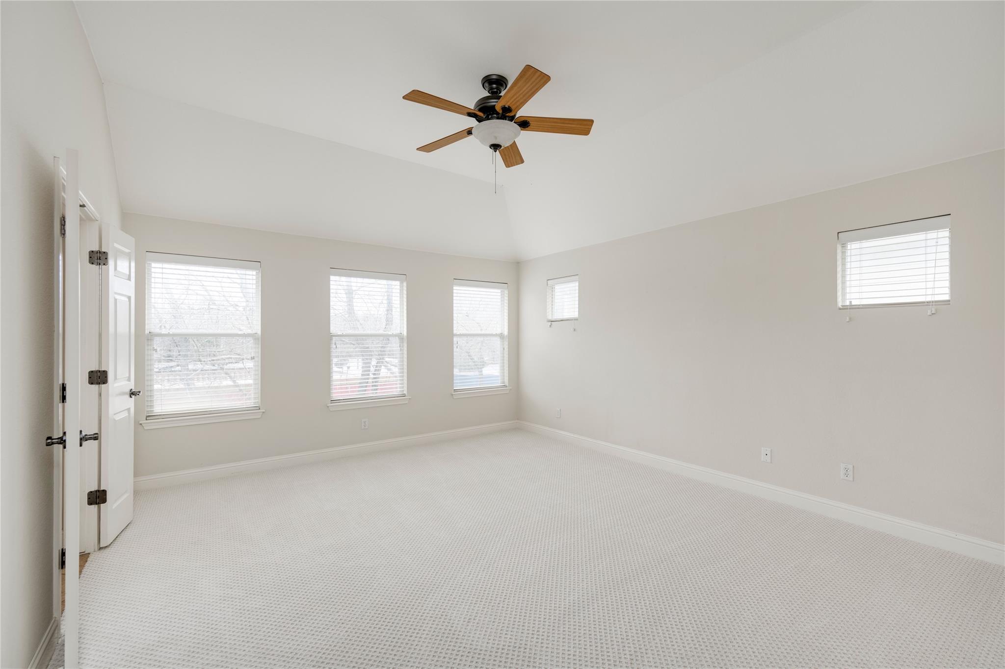 1817 Village Oak Ct, Austin, TX 78704