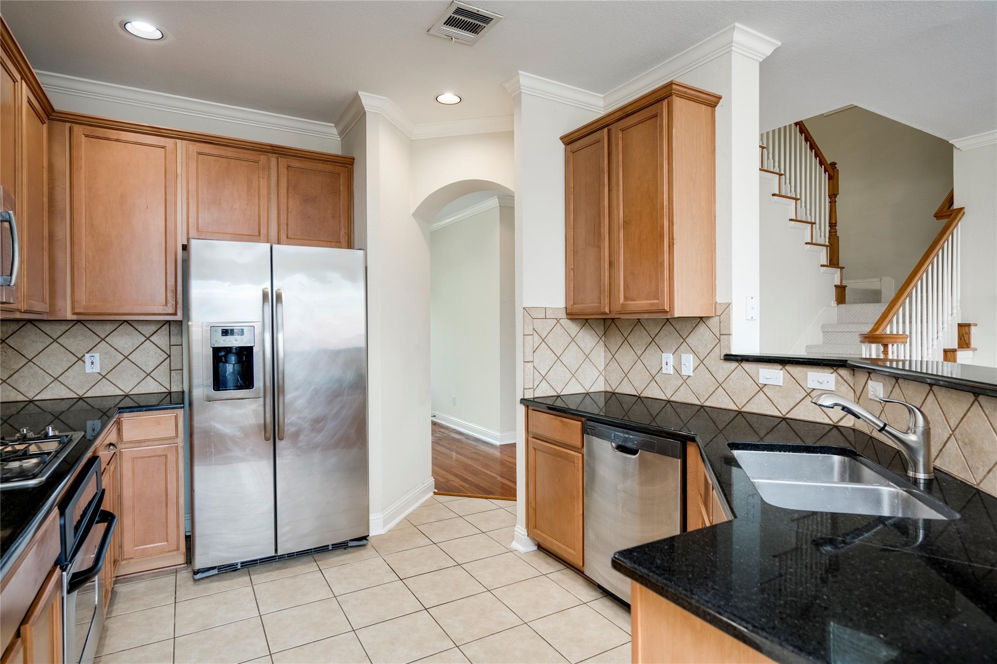 1817 Village Oak Ct, Austin, TX 78704