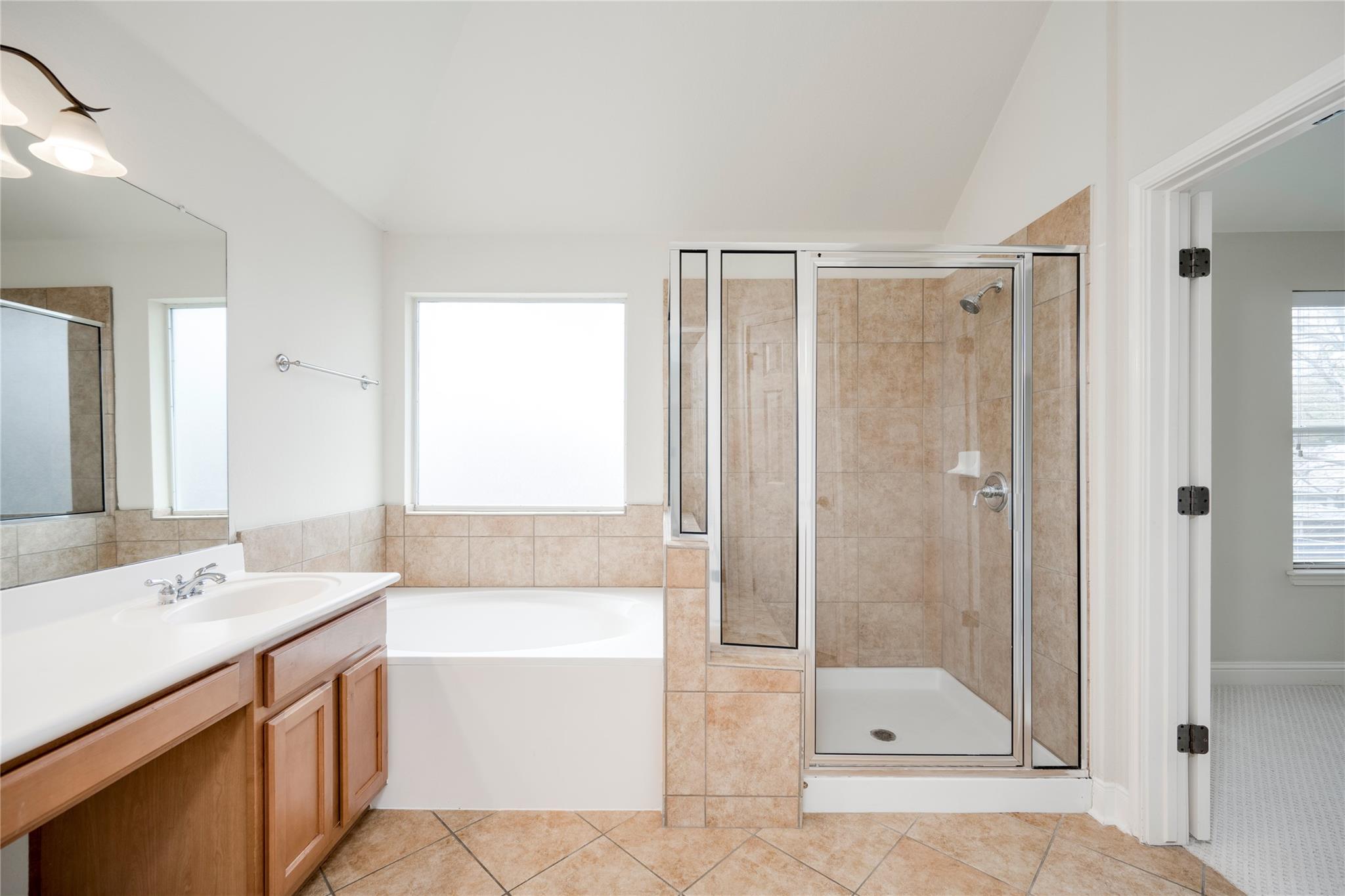 1817 Village Oak Ct, Austin, TX 78704