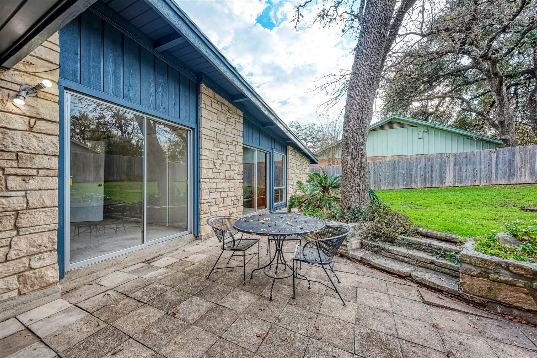 1615 Elmhurst Dr, Austin, TX 78741