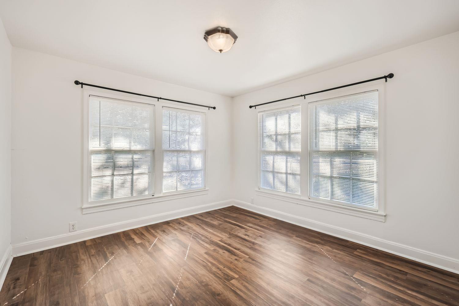 7348 S Us Highway 183 Highway, Lockhart, TX 78644