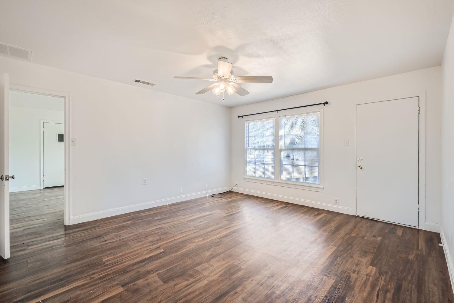 7348 S Us Highway 183 Highway, Lockhart, TX 78644