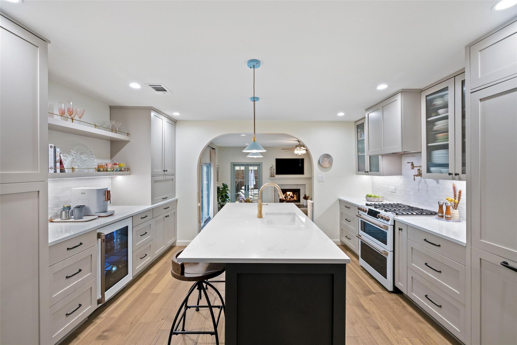 909 E 50th St, Austin, TX 78751