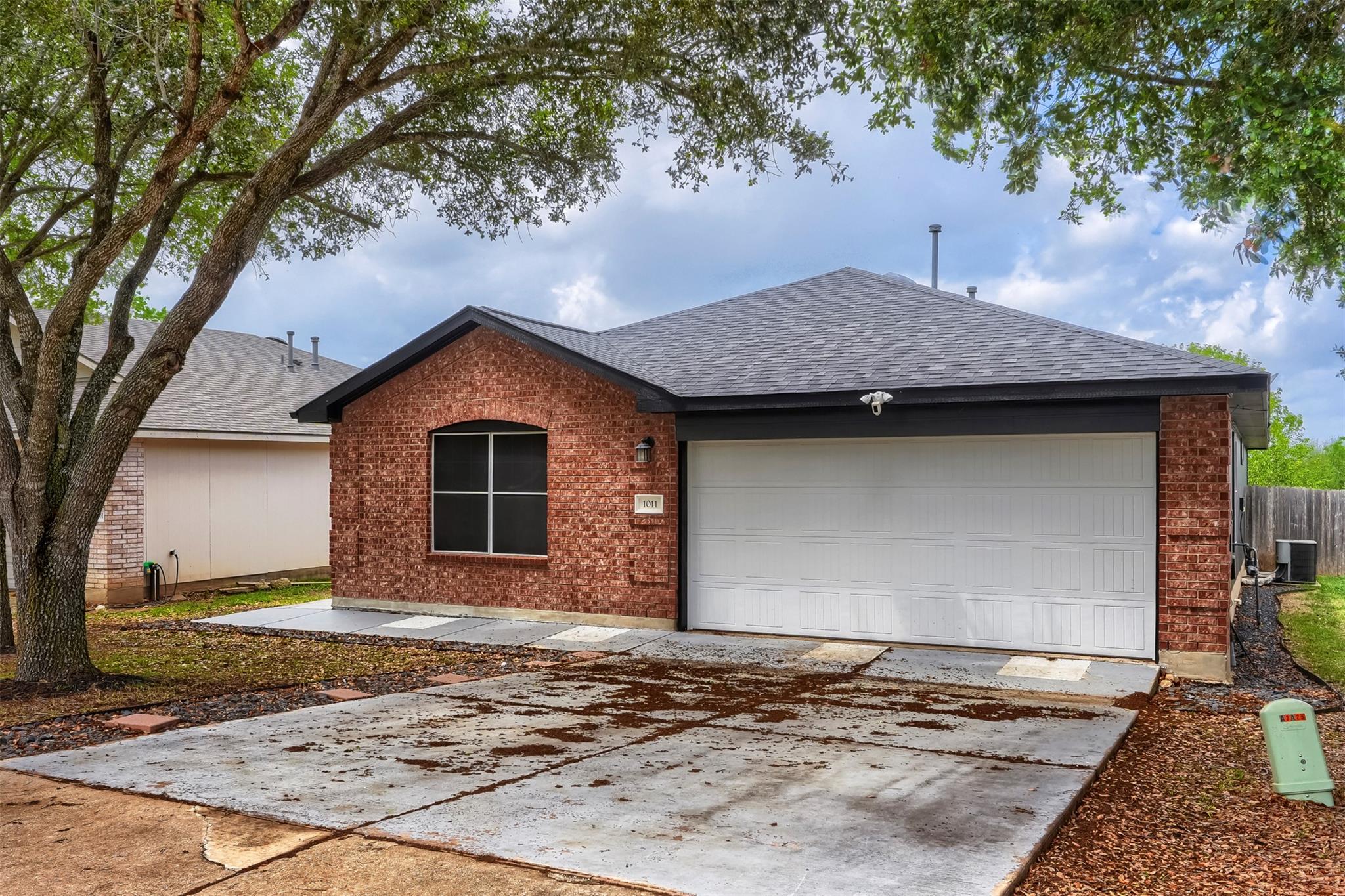 1011 Shadow Creek Blvd, Buda, TX 78610