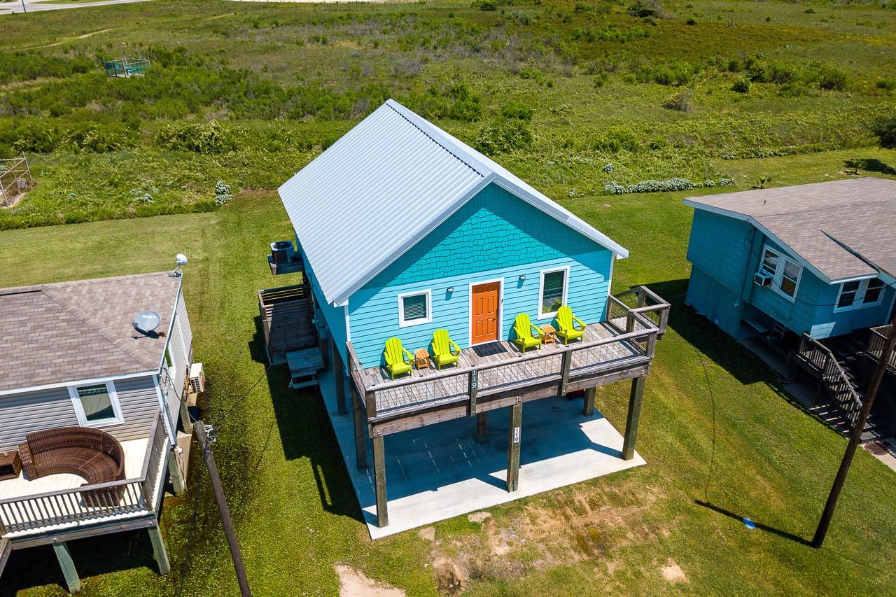119 Beach Front Dr, Matagorda, TX 77457