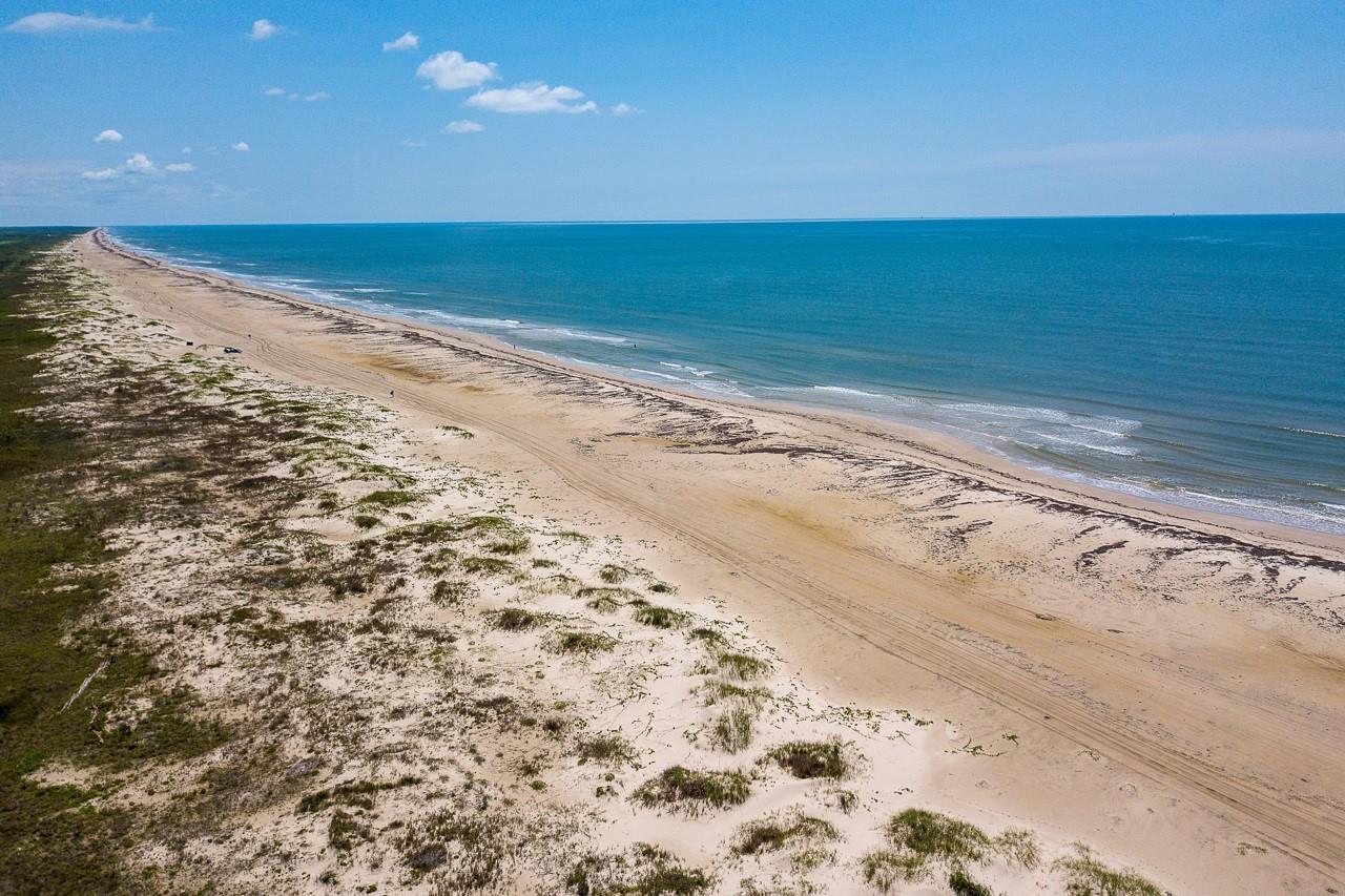 119 Beach Front Dr, Matagorda, TX 77457