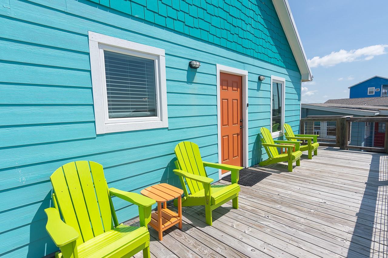 119 Beach Front Dr, Matagorda, TX 77457
