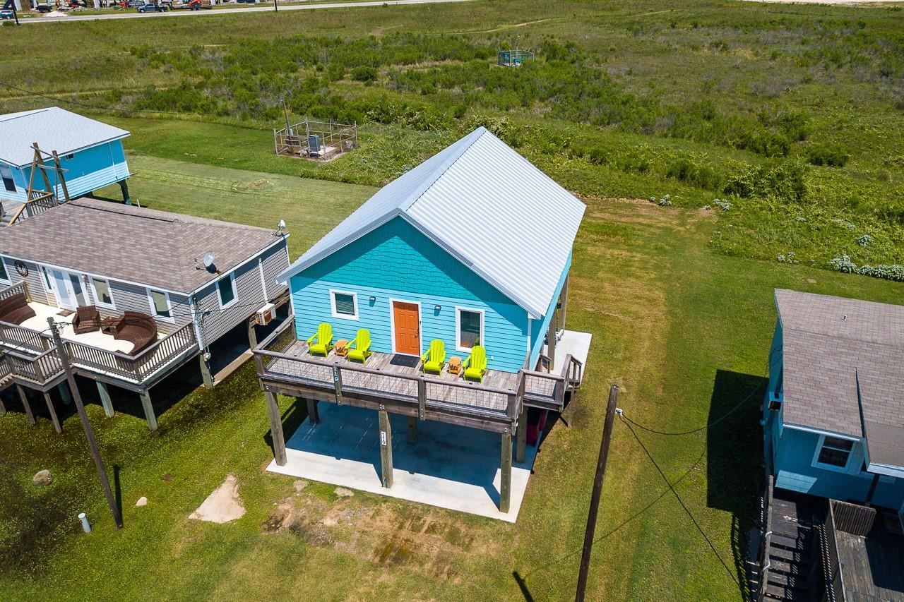 119 Beach Front Dr, Matagorda, TX 77457